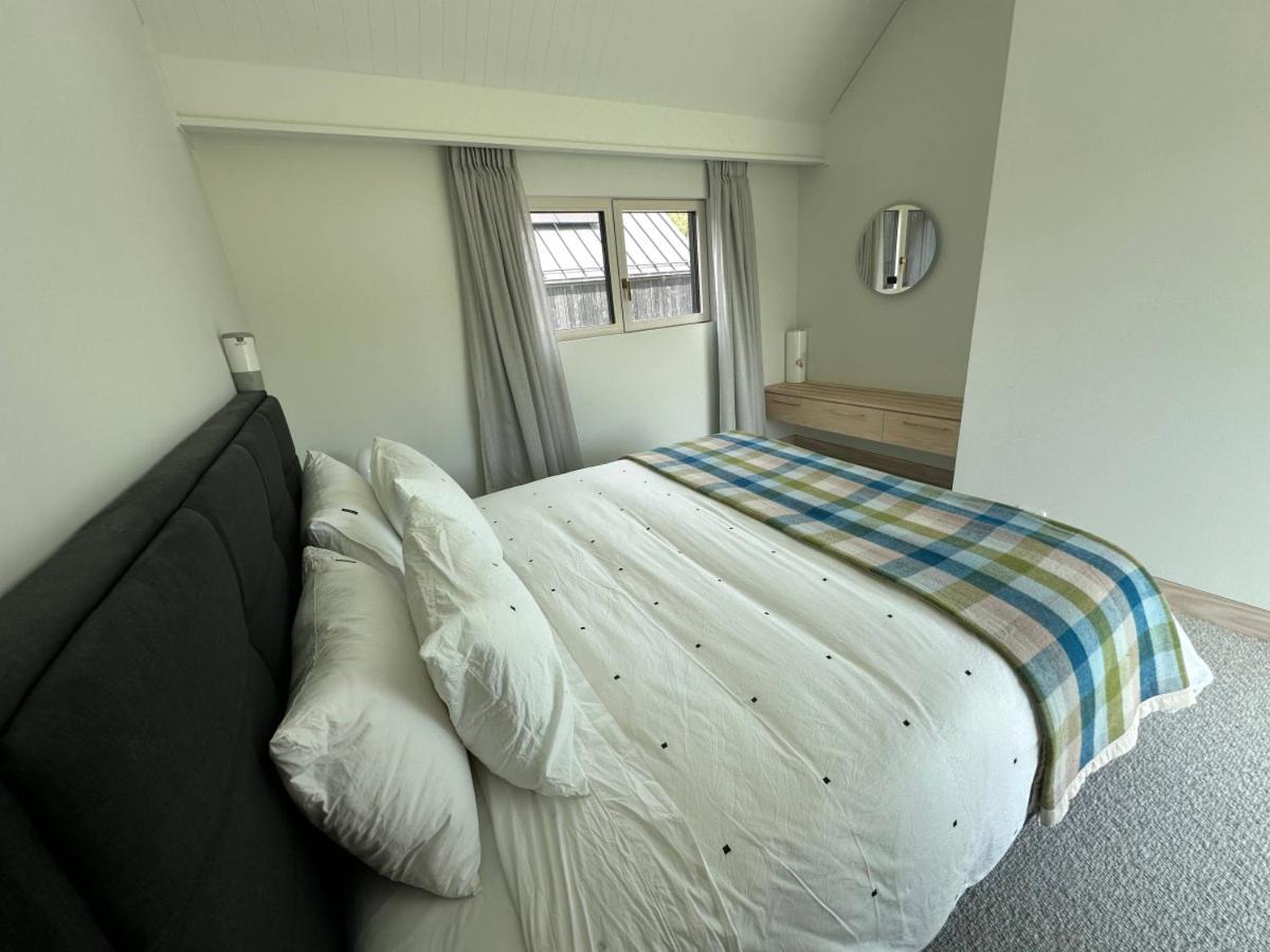Lyford Luxury Lodge, Twizel view 3