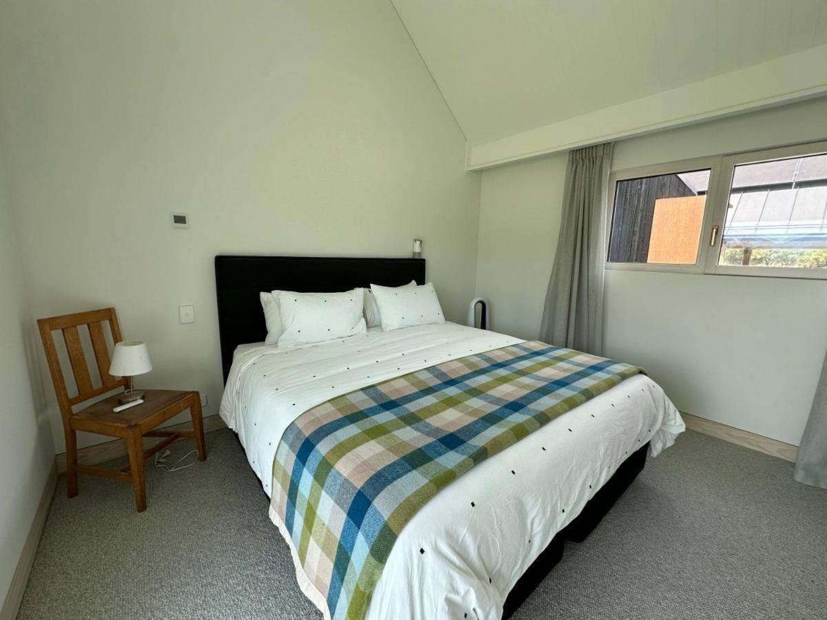 Lyford Luxury Lodge, Twizel view 4