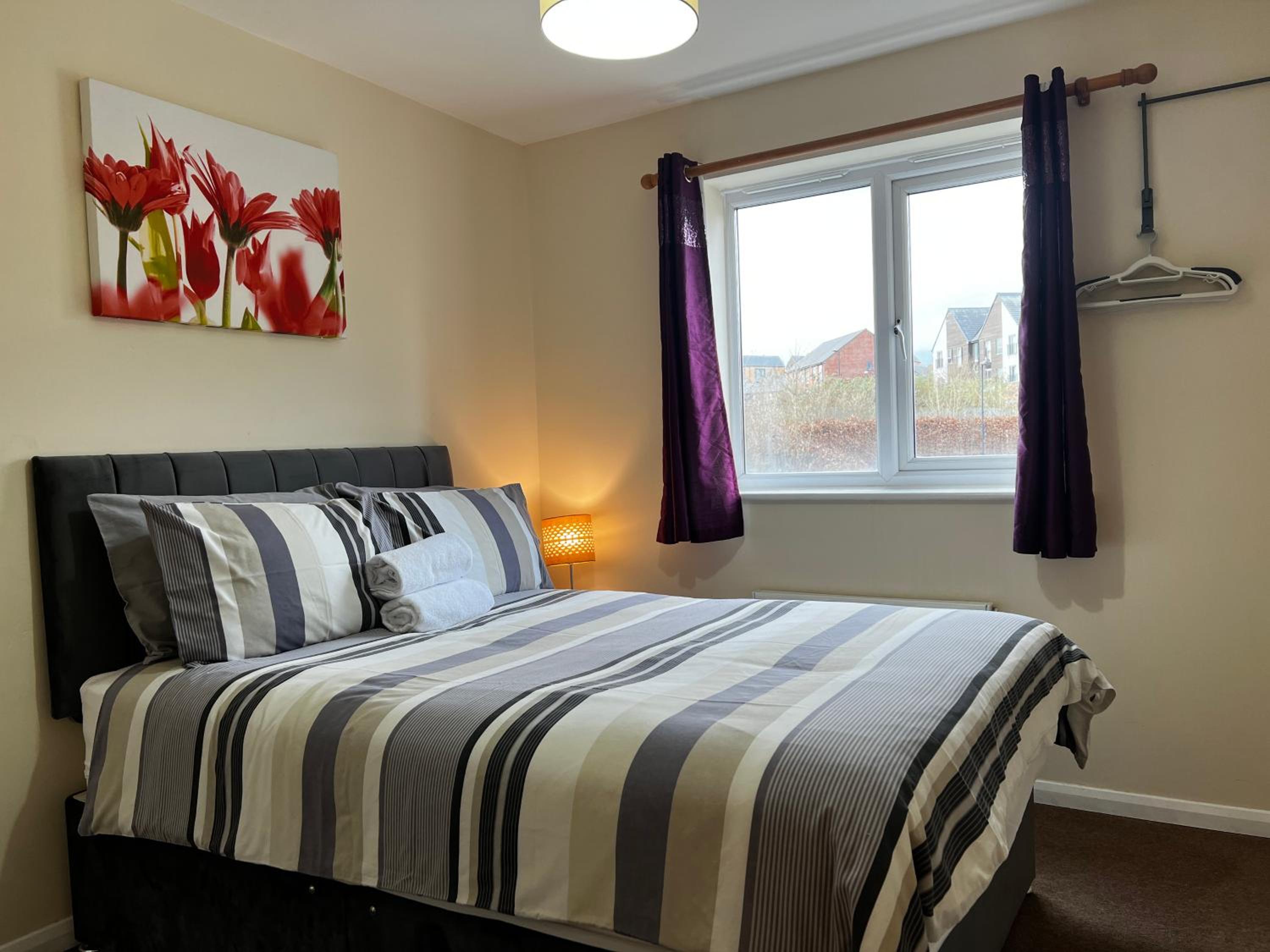 Crownford Guesthouse - Close to Hanley centre and University view 2
