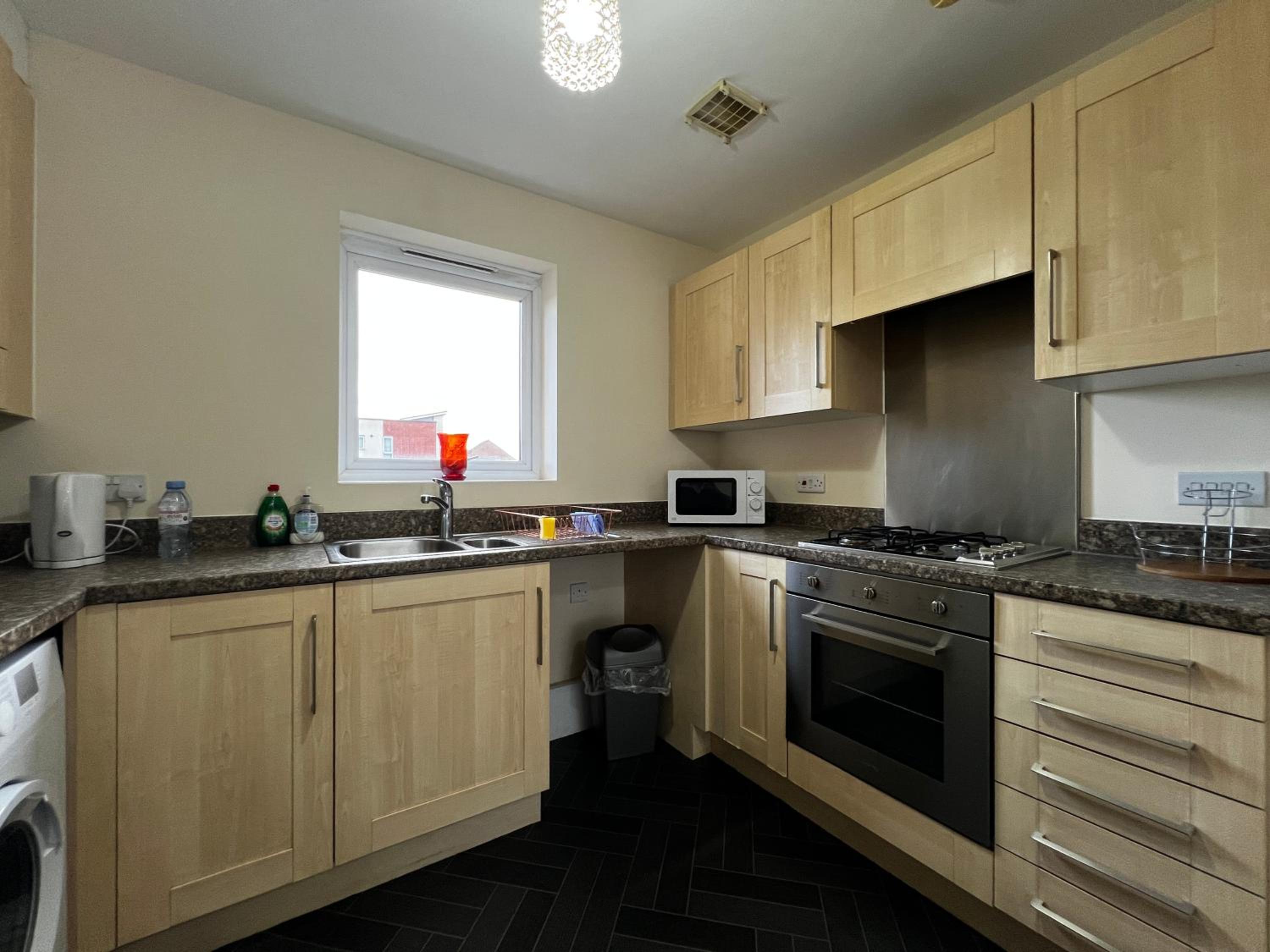 Crownford Guesthouse - Close to Hanley centre and University view 5