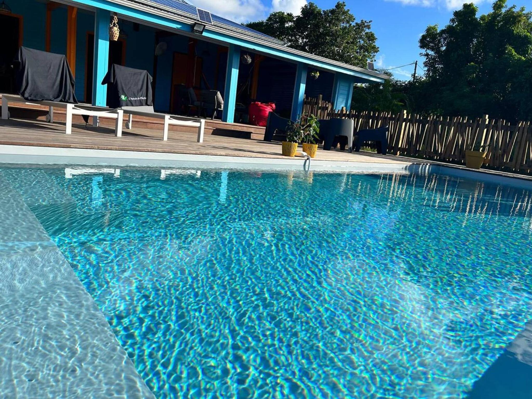 Maison charmante a Sainte Anne avec piscine a debordement view 4