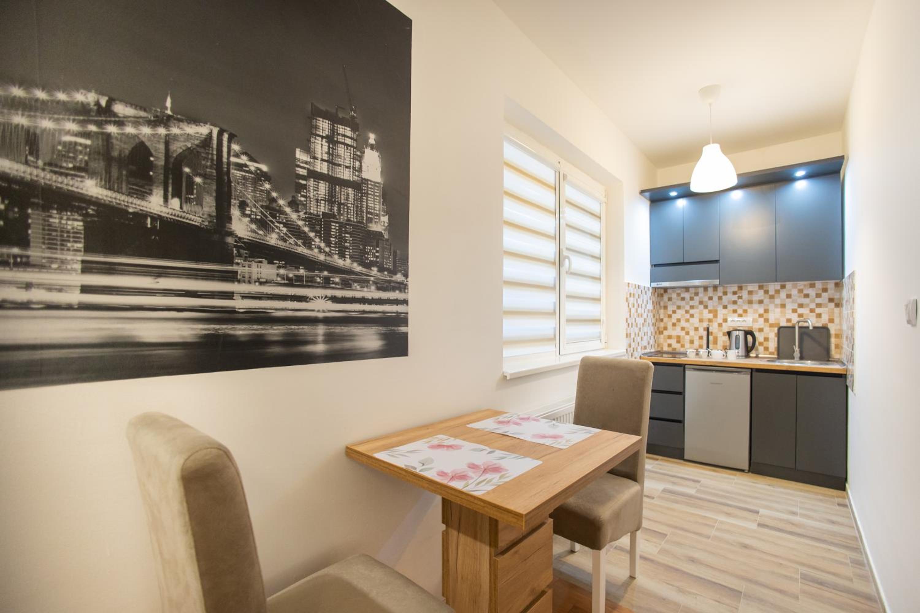 V & V Studio Apartments 2 view 5
