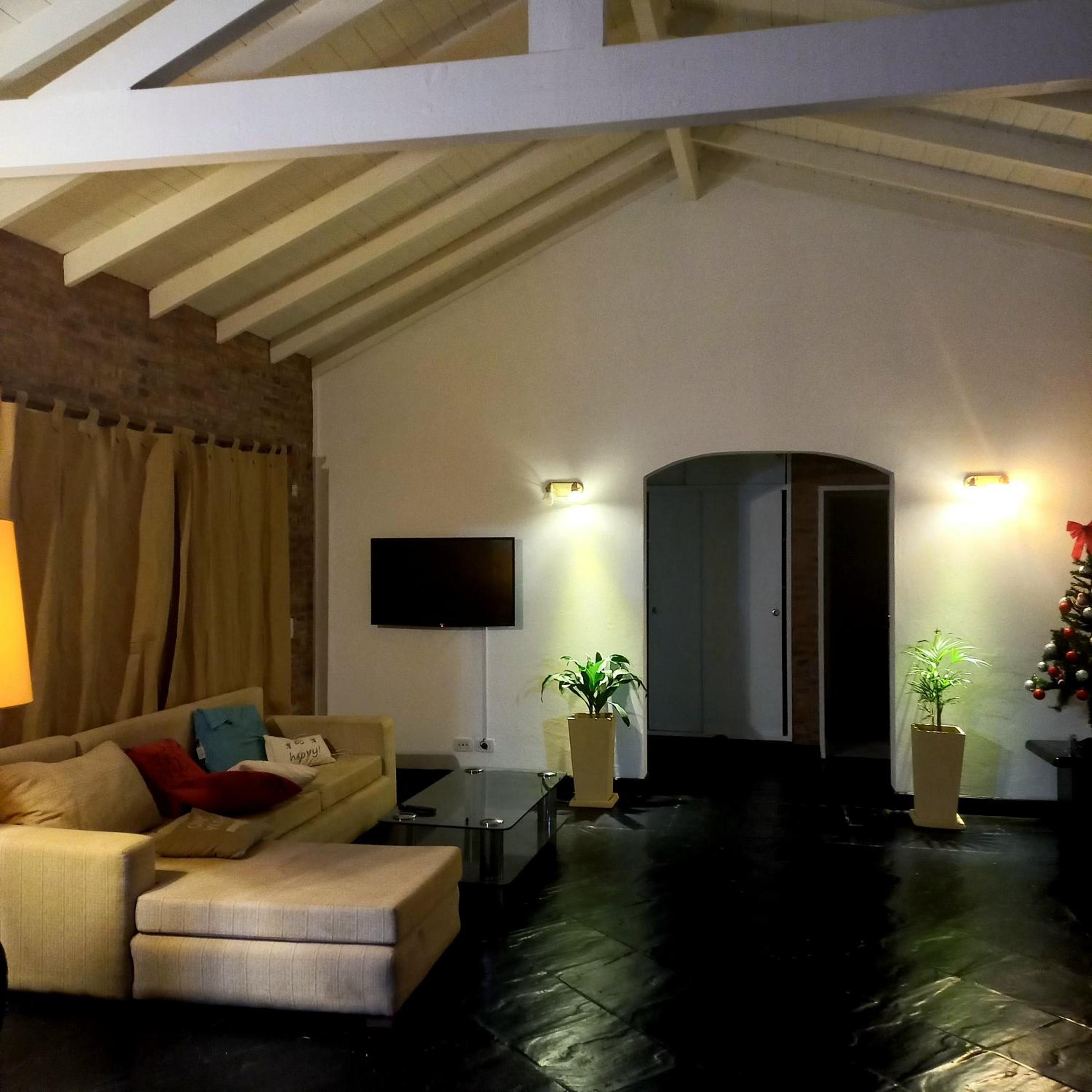 CASA BARRIO CERRADO EN LUJAN LA CONCEPCION
