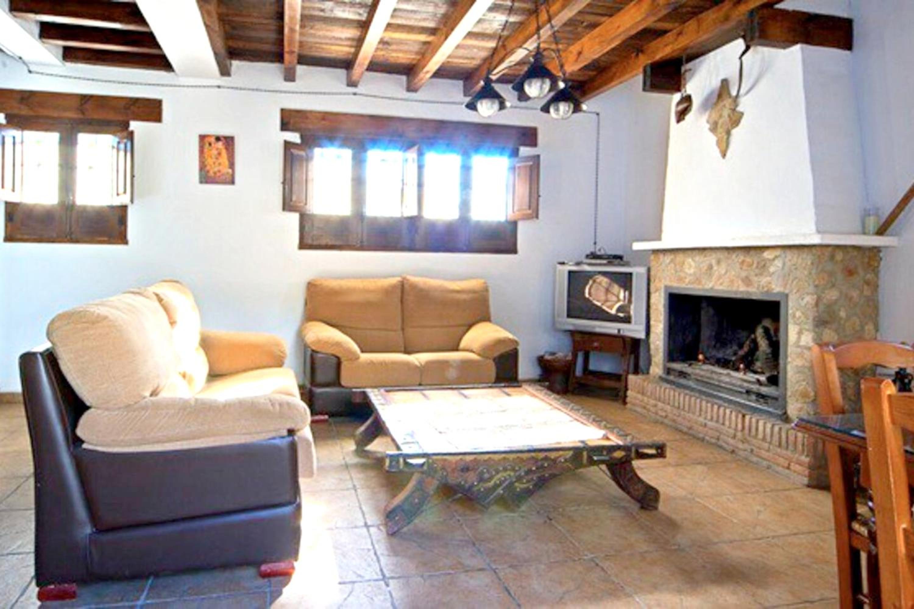 Elegant house near Granada with shared pool