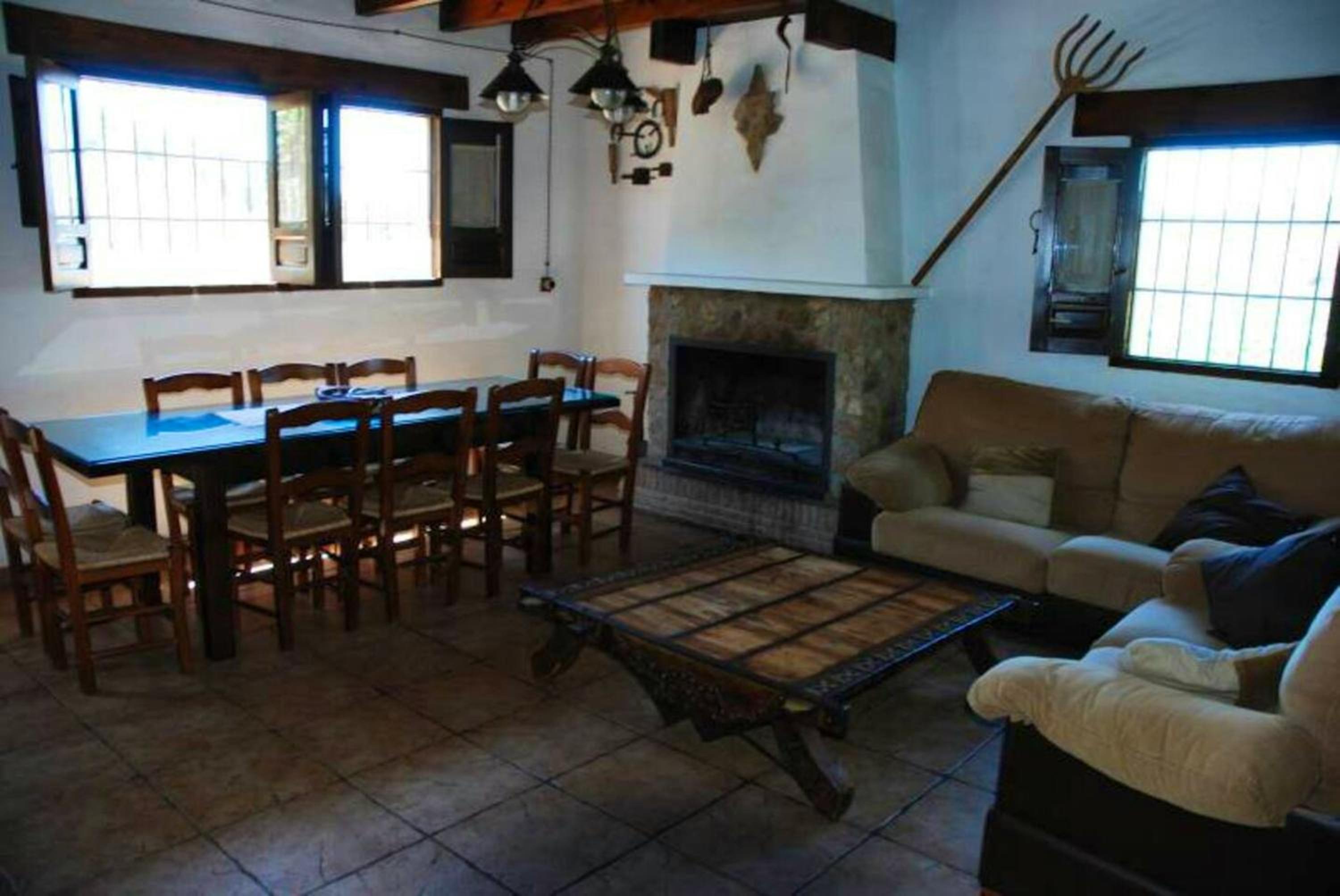 Elegant house near Granada with shared pool