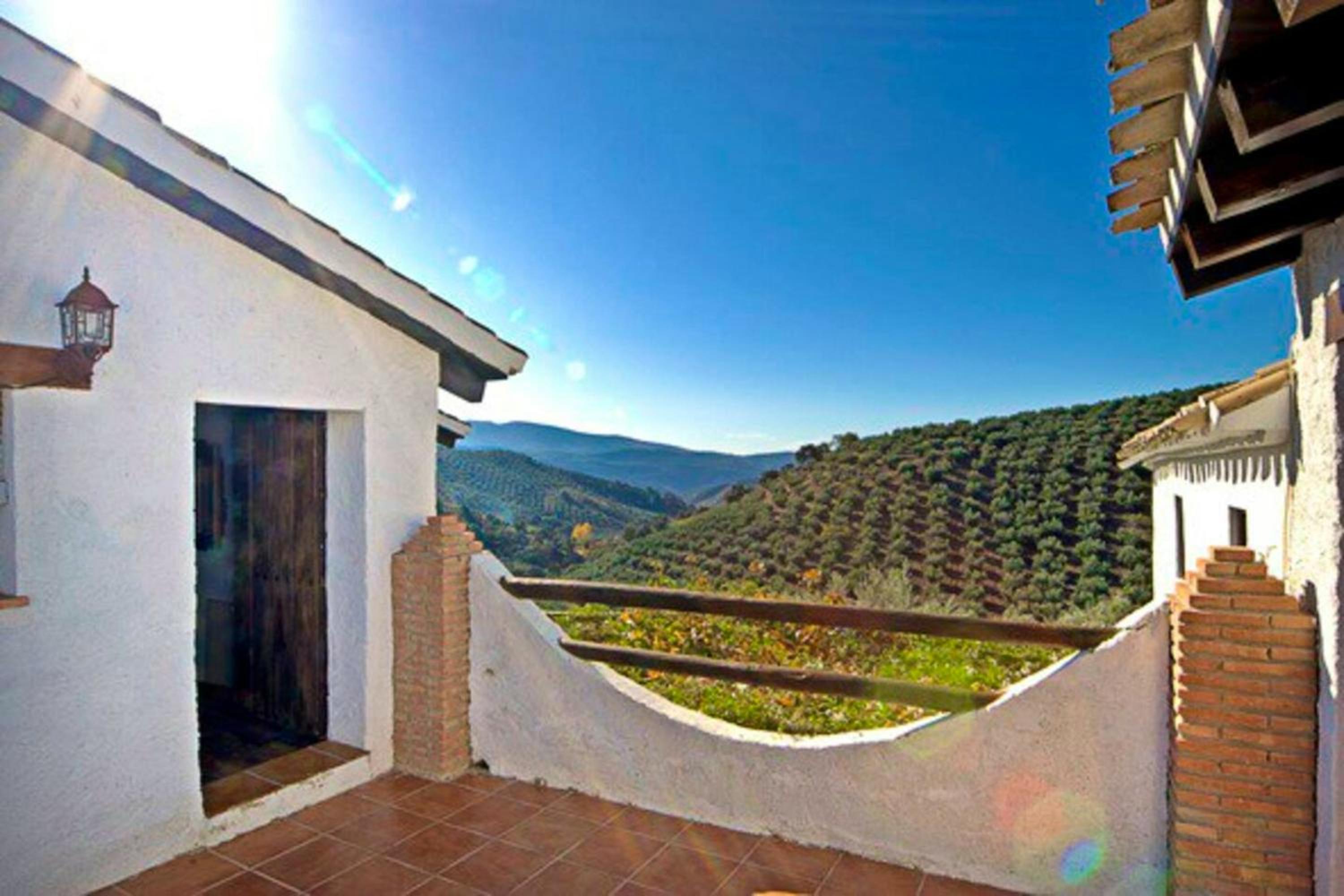 Elegant house near Granada with shared pool