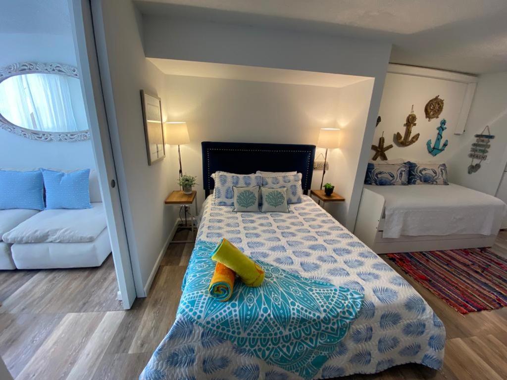 KASA Ocean Breeze - Cabana Studio Apartment BEACHFRONT CONDO POOL - Property Image 22