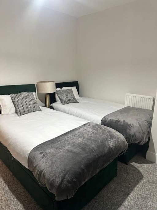 Cosy, Comfy 2 Bed Apartment Canary Wharf