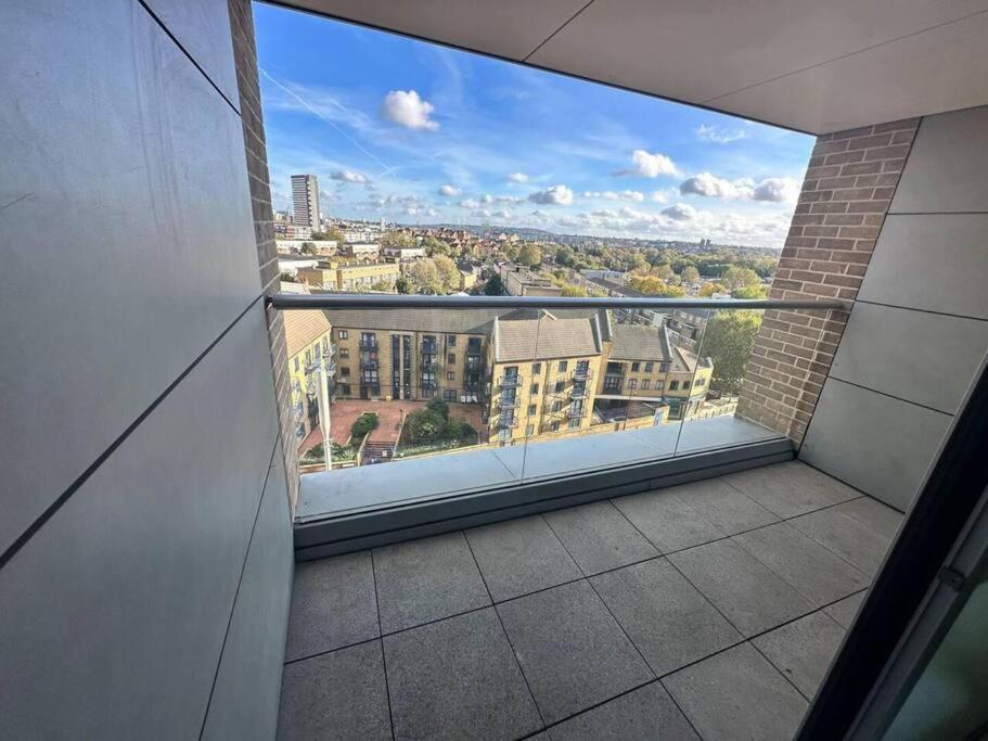 Cosy, Comfy 2 Bed Apartment Canary Wharf