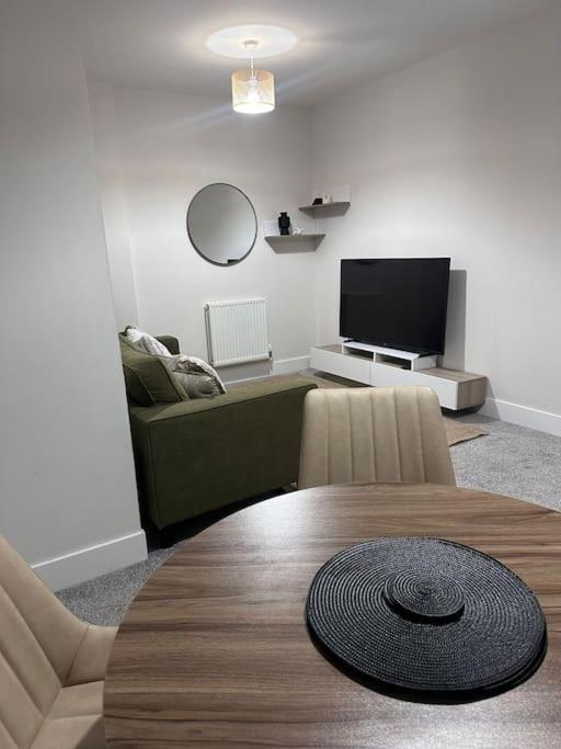 Cosy, Comfy 2 Bed Apartment Canary Wharf