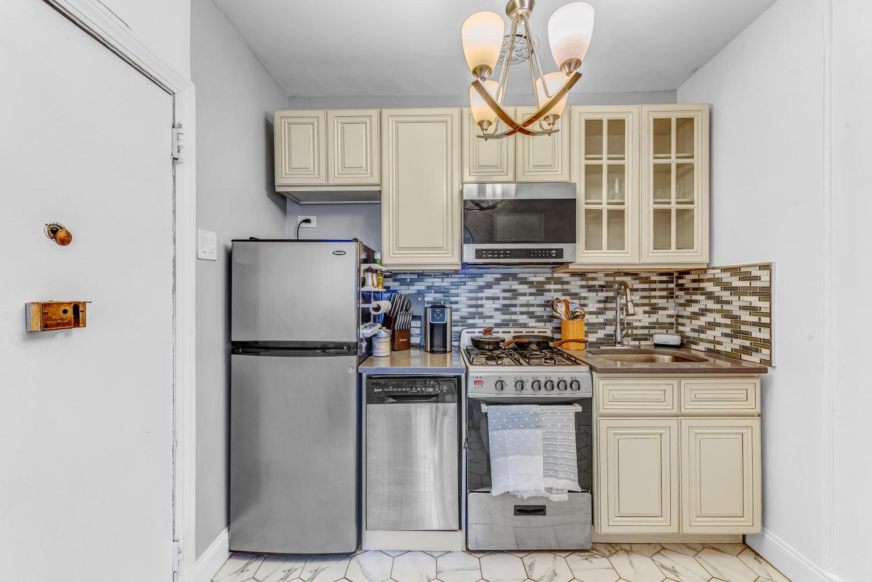 New York City Vacations - Stylish 2Bd in Brooklyn Heights - Property Image 7
