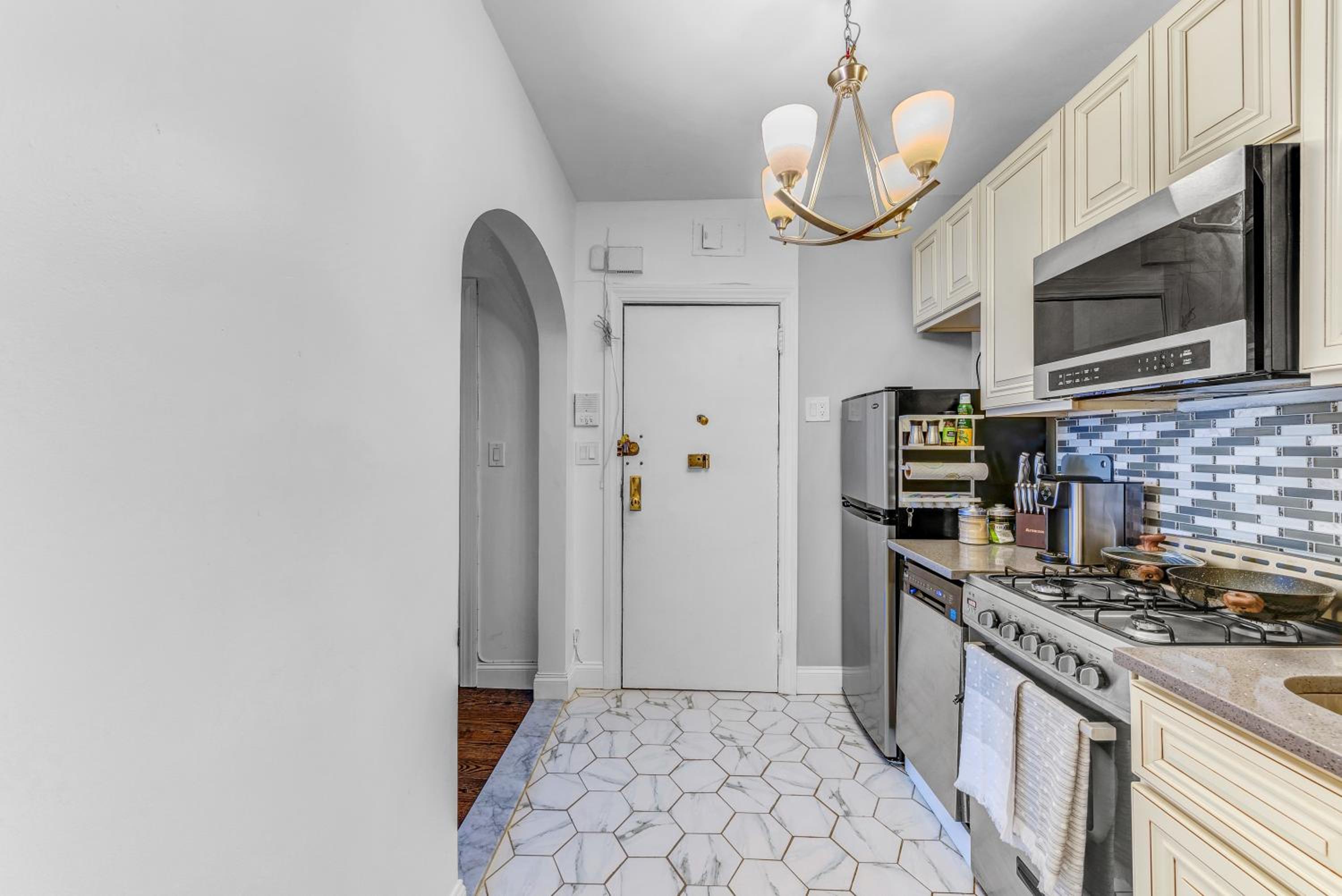 New York City Vacations - Stylish 2Bd in Brooklyn Heights - Property Image 11