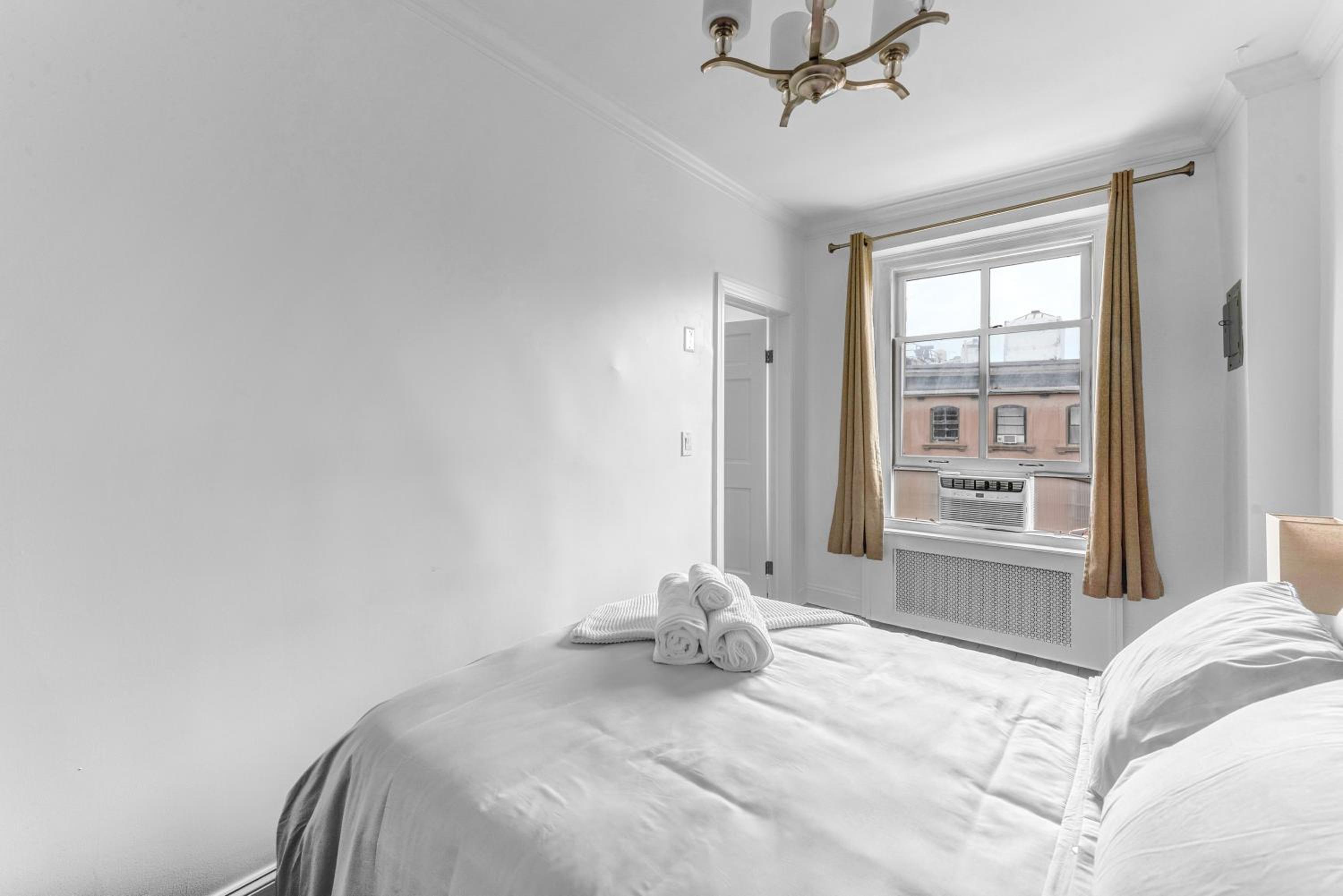 New York City Vacations - Stylish 2Bd in Brooklyn Heights - Property Image 1