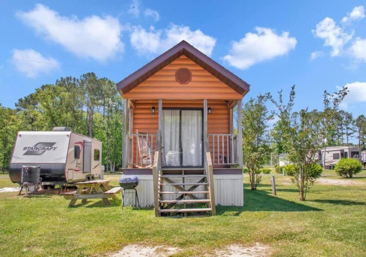 Cozy 1BR Cabin in Jacksonville view 5