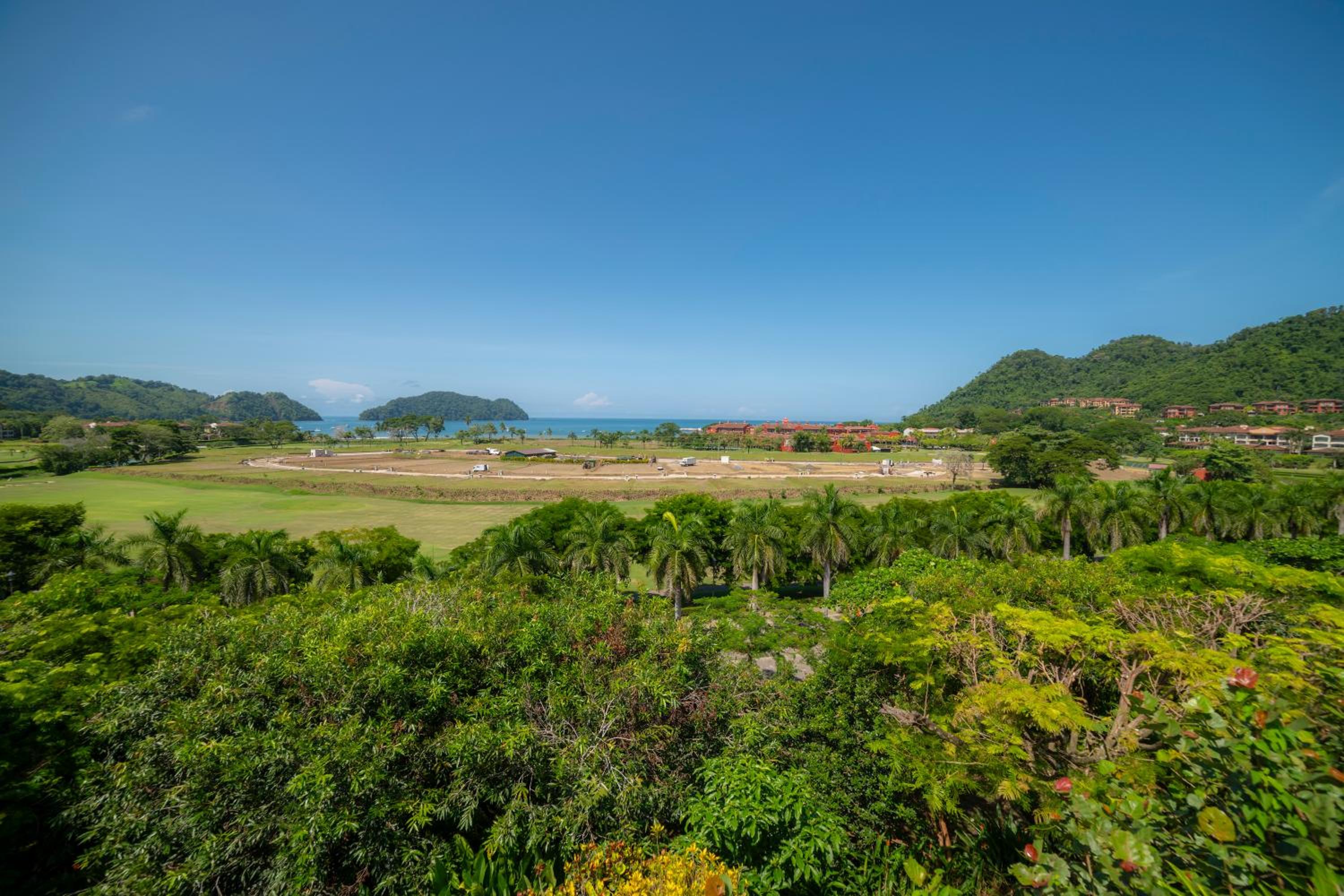 Casa Blue Sail 6 bdrs ocean view in Los Suenos