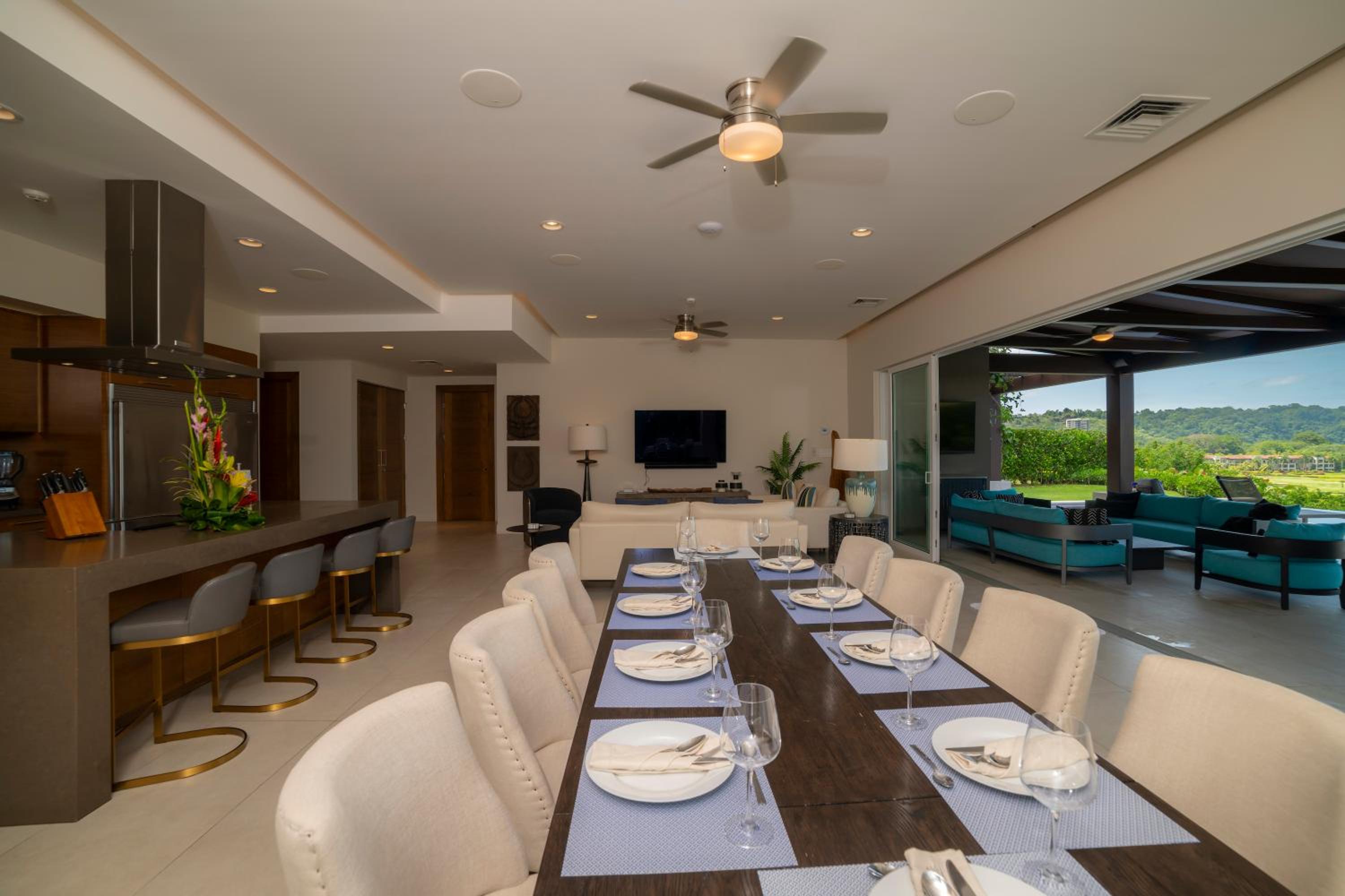 Casa Blue Sail 6 bdrs ocean view in Los Suenos