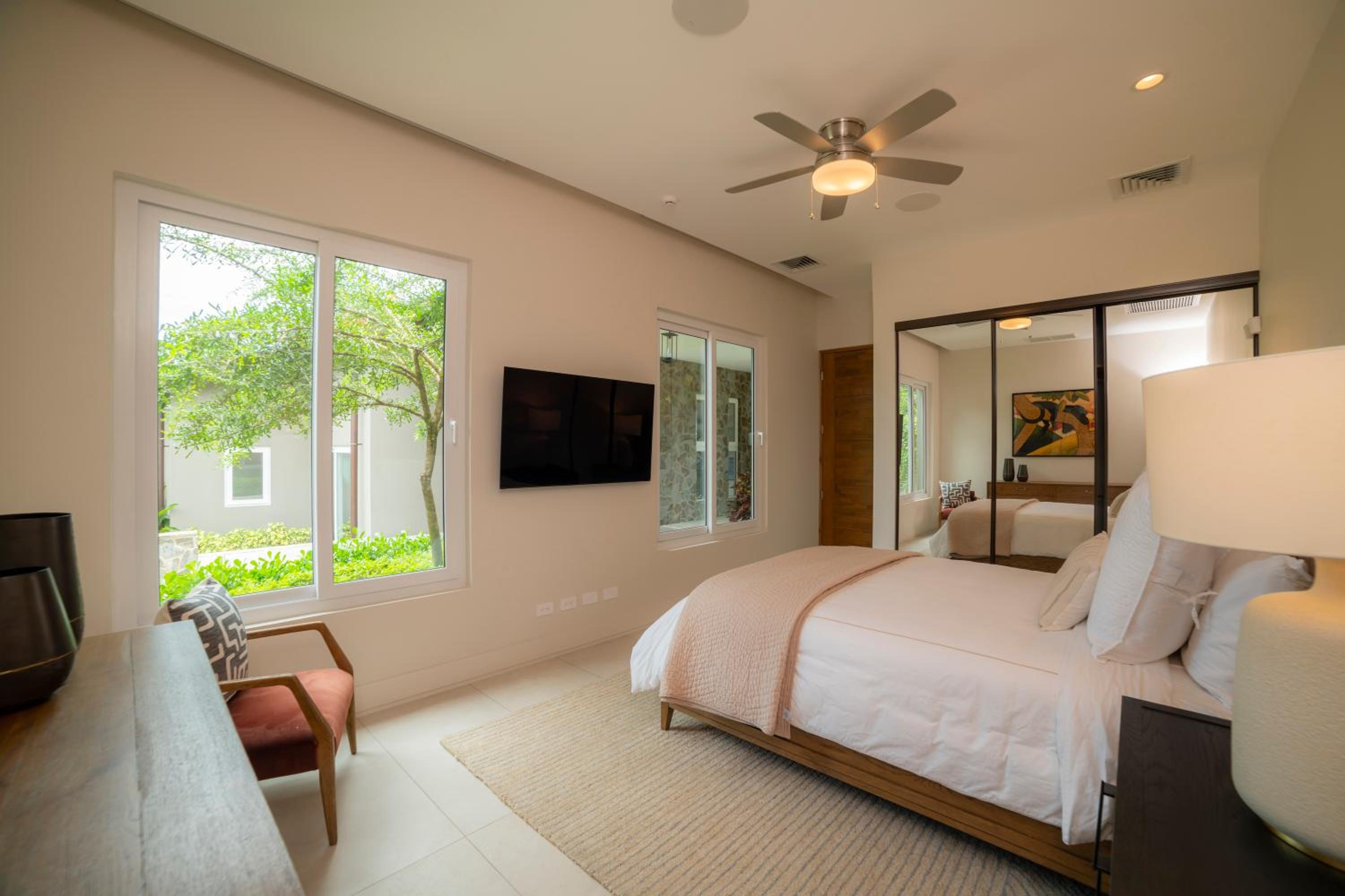 Casa Blue Sail 6 bdrs ocean view in Los Suenos