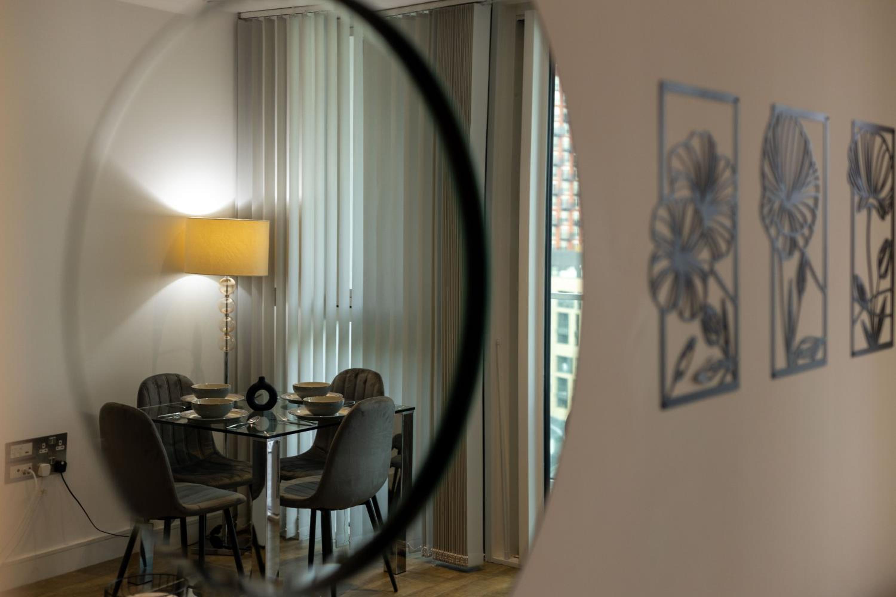 Stylish and Spacious- One Bed in Nine Elms