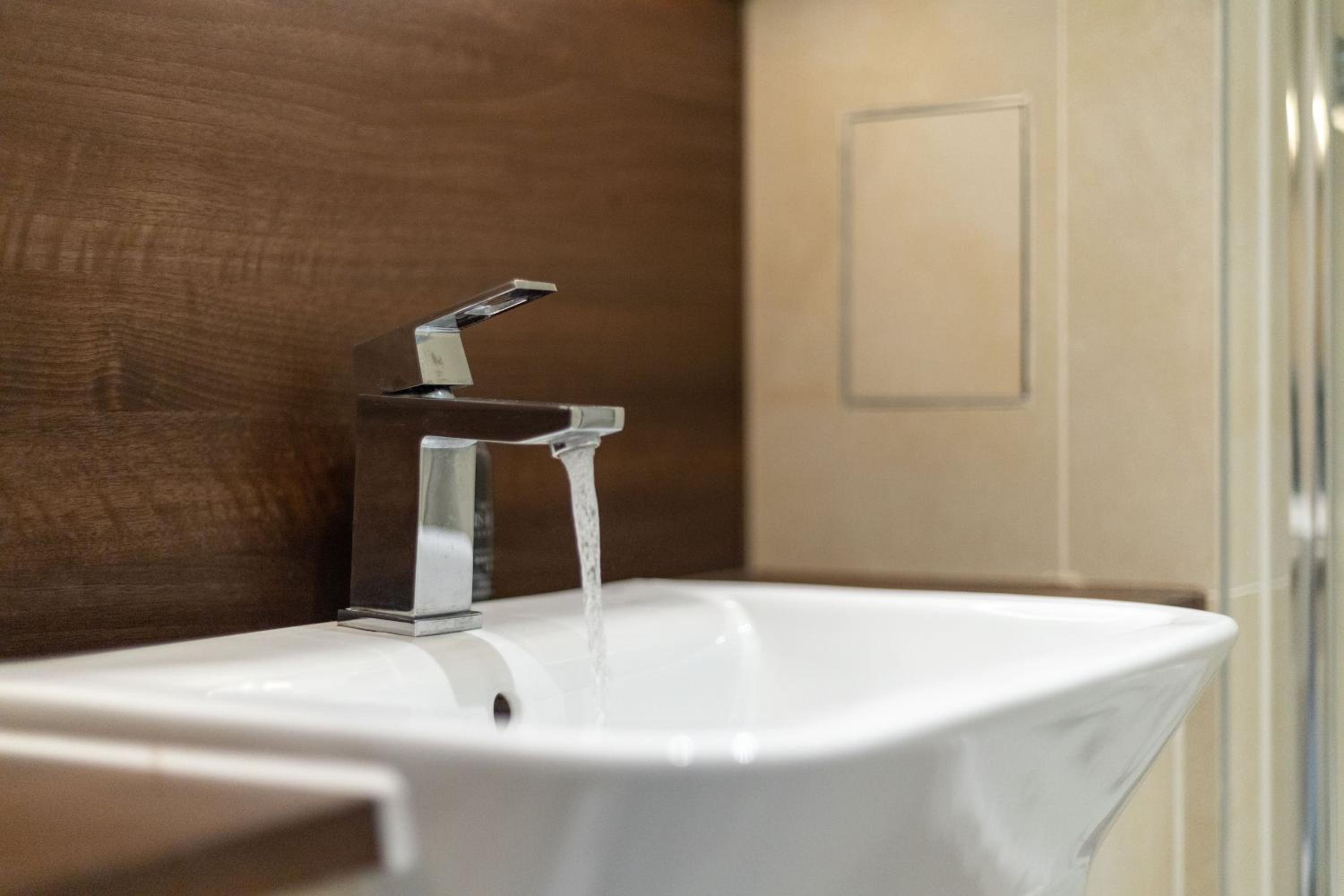 Stylish and Spacious- One Bed in Nine Elms