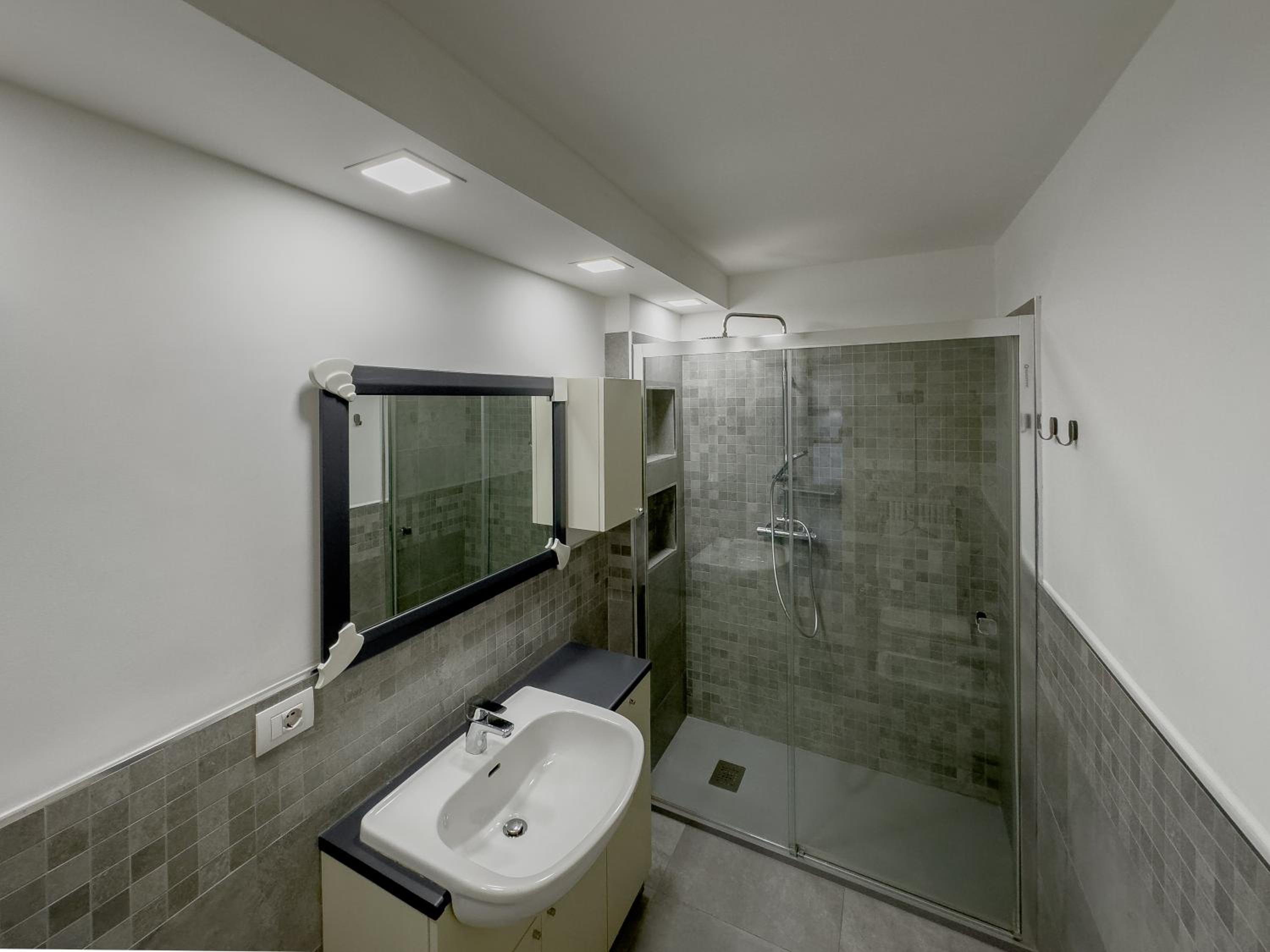Realkasa Train Plaza Apartment