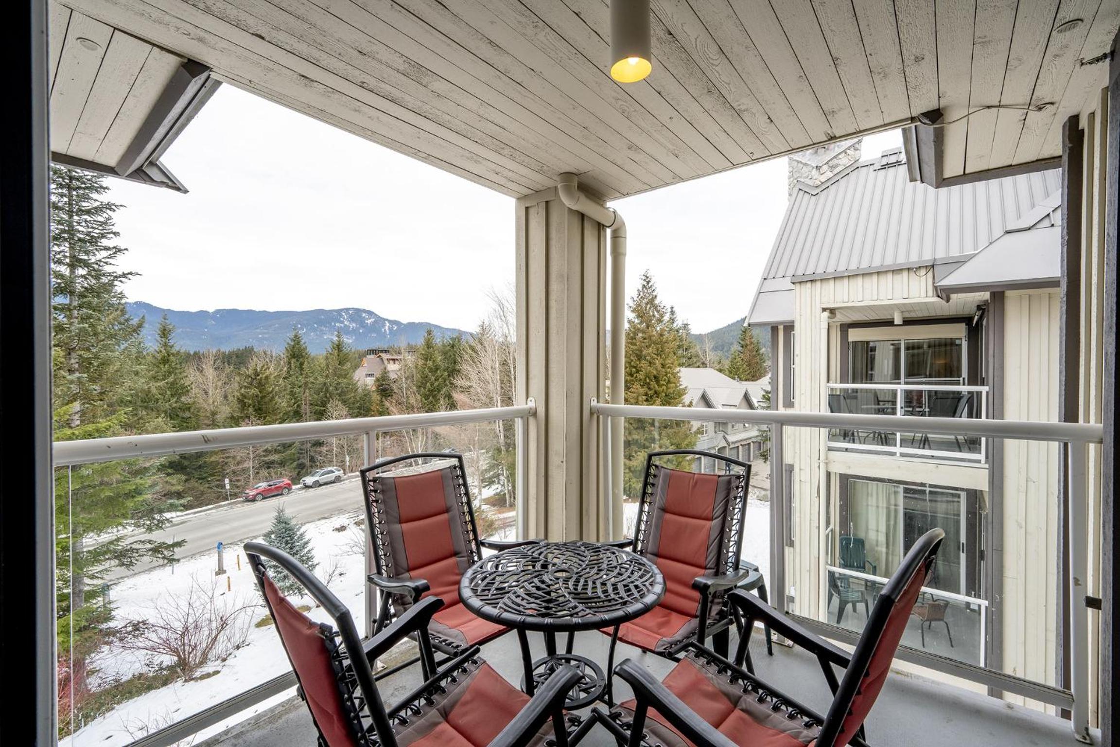 Bright 2 bedroom and loft suite in the Wildwood Lodge