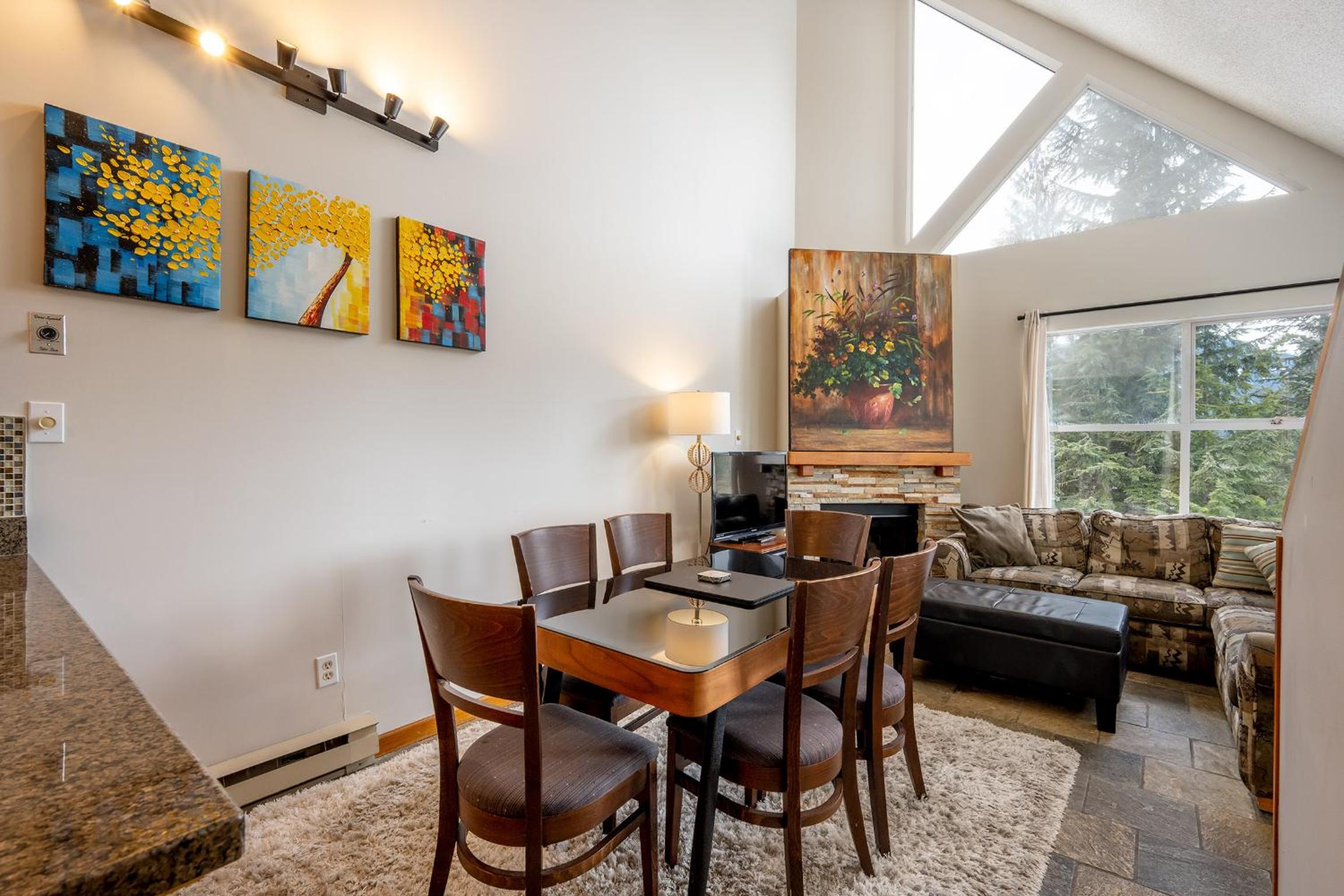 Bright 2 bedroom and loft suite in the Wildwood Lodge