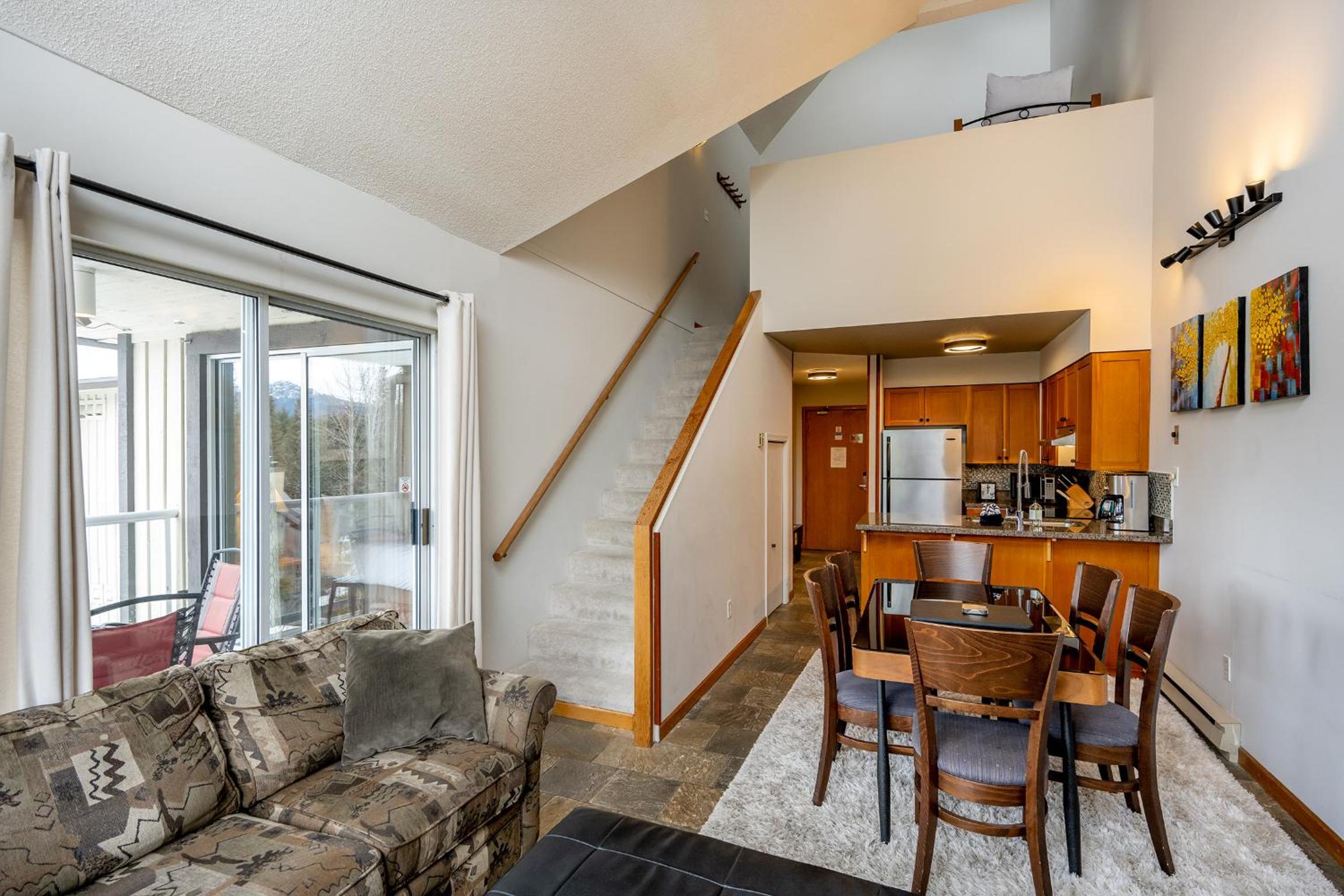 Bright 2 bedroom and loft suite in the Wildwood Lodge