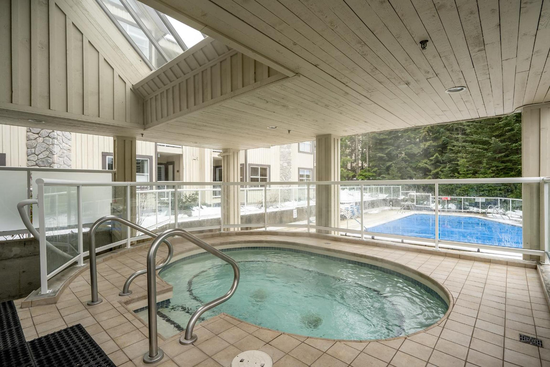 Bright 2 bedroom and loft suite in the Wildwood Lodge