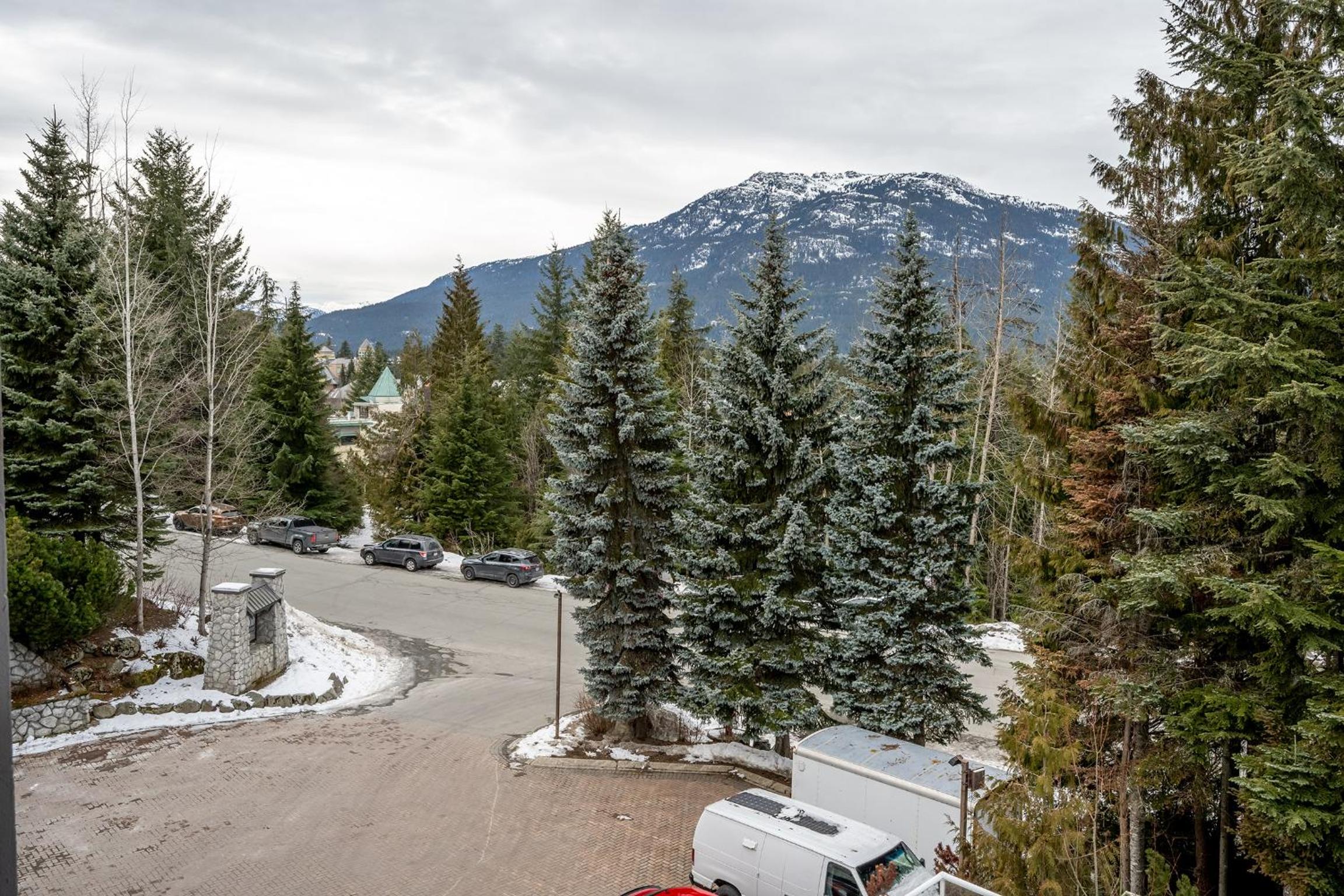 Bright 2 bedroom and loft suite in the Wildwood Lodge