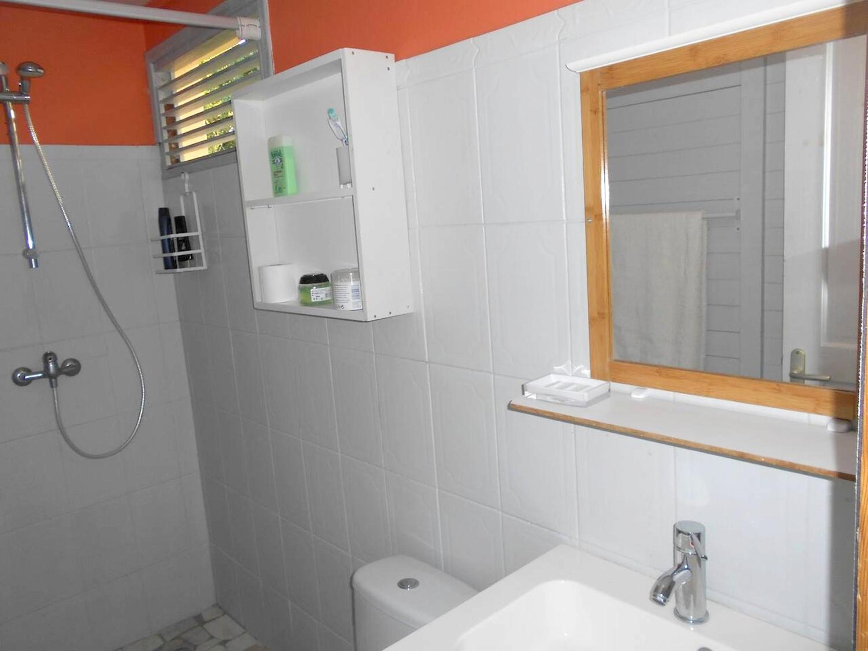 Villa charmante a Deshaies avec jacuzzi view 5