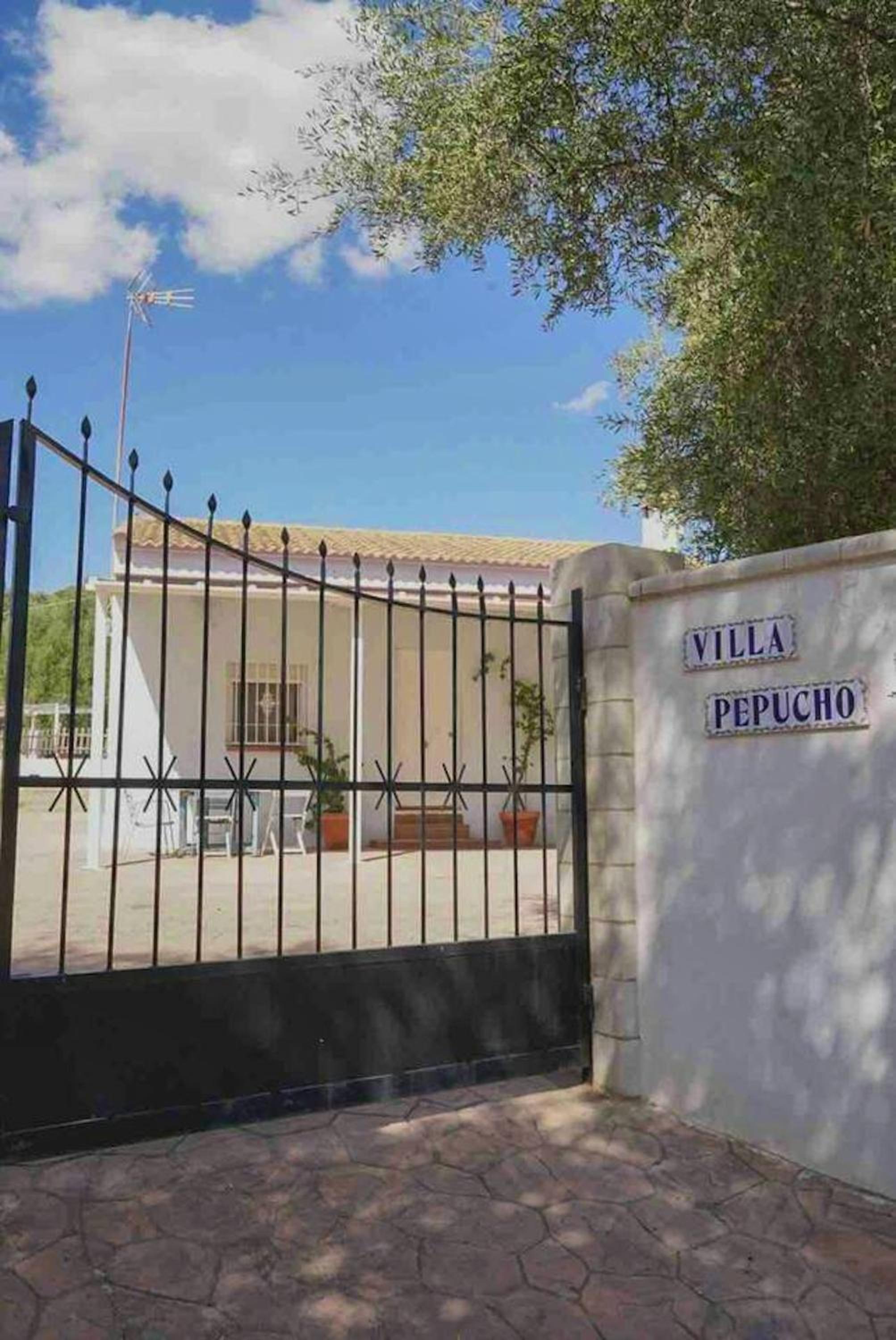 Charming Chalet in Córdoba with Private Pool photo 3