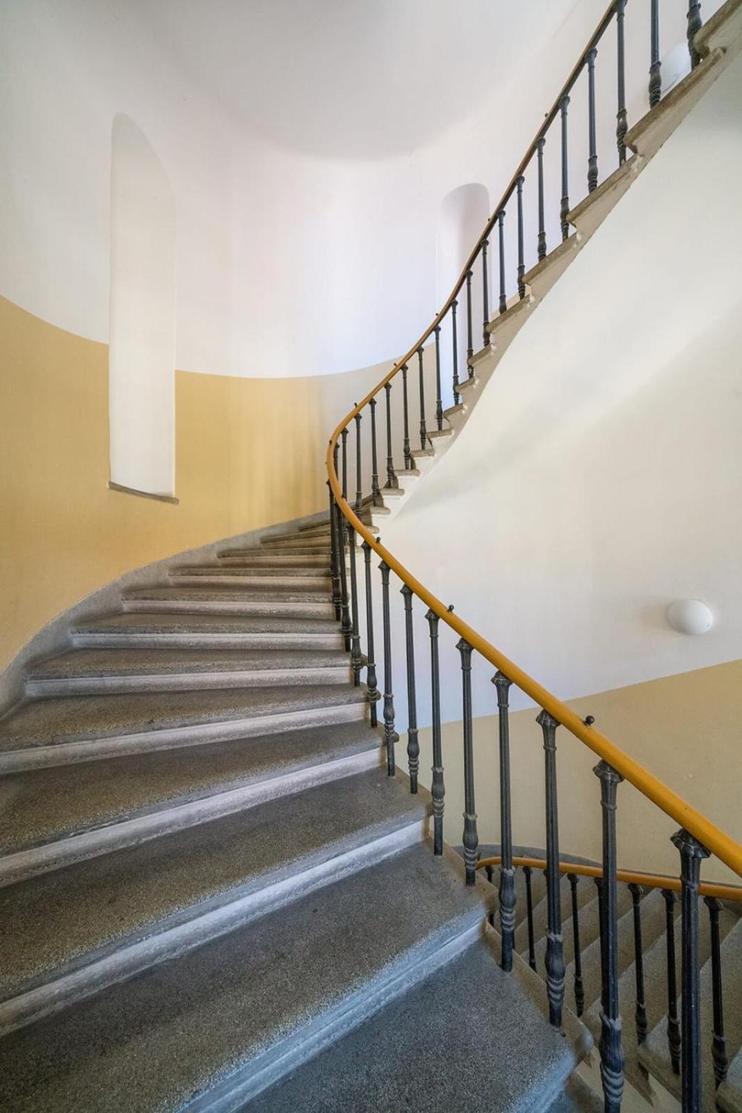 Quiet city center apartment in hip & foodie area