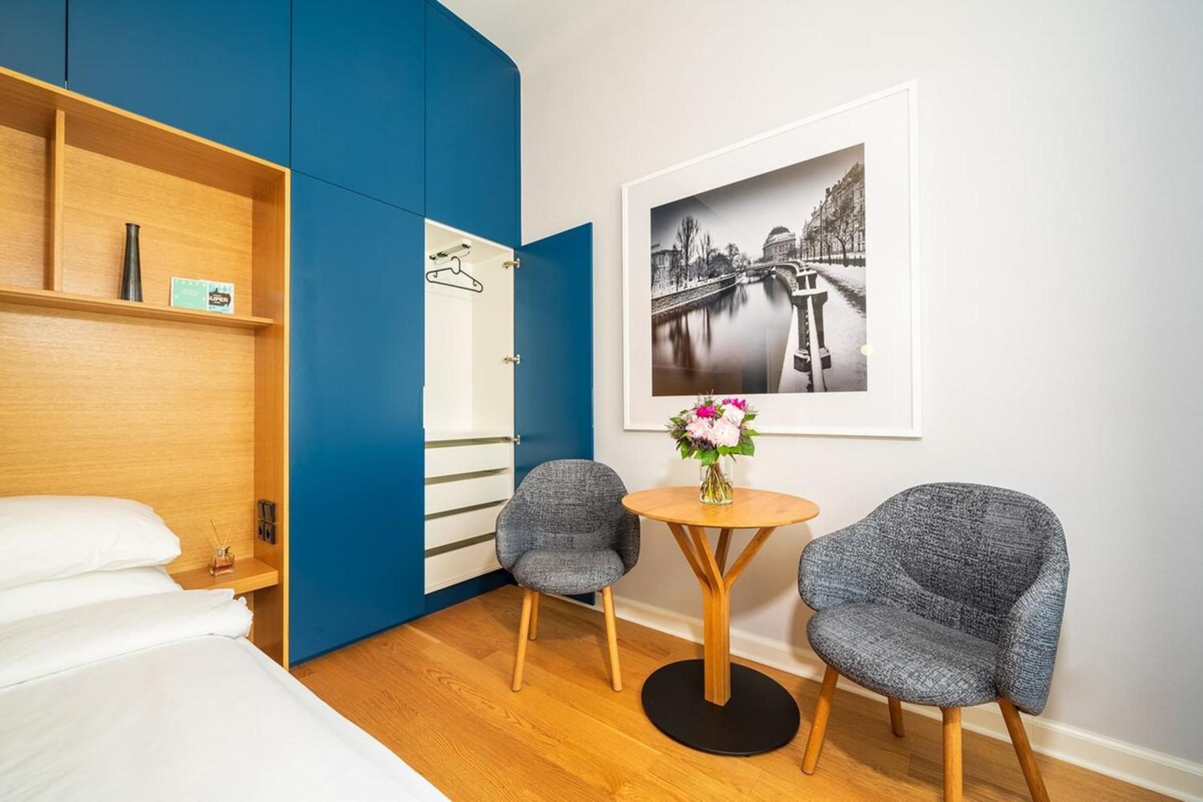 Quiet city center apartment in hip & foodie area