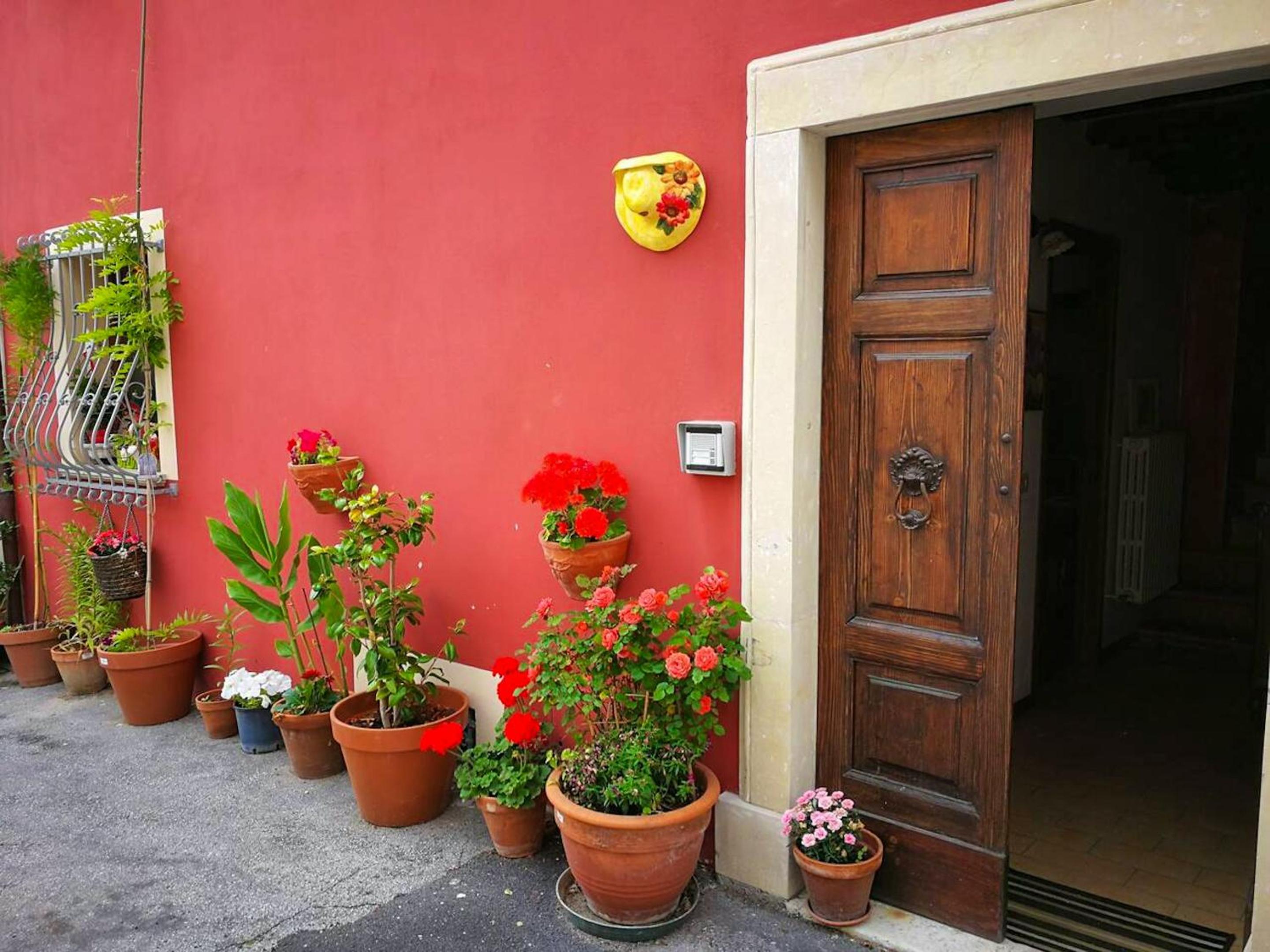Refined apartment with jacuzzi in Sant'Ippolito 110 sqm view 3