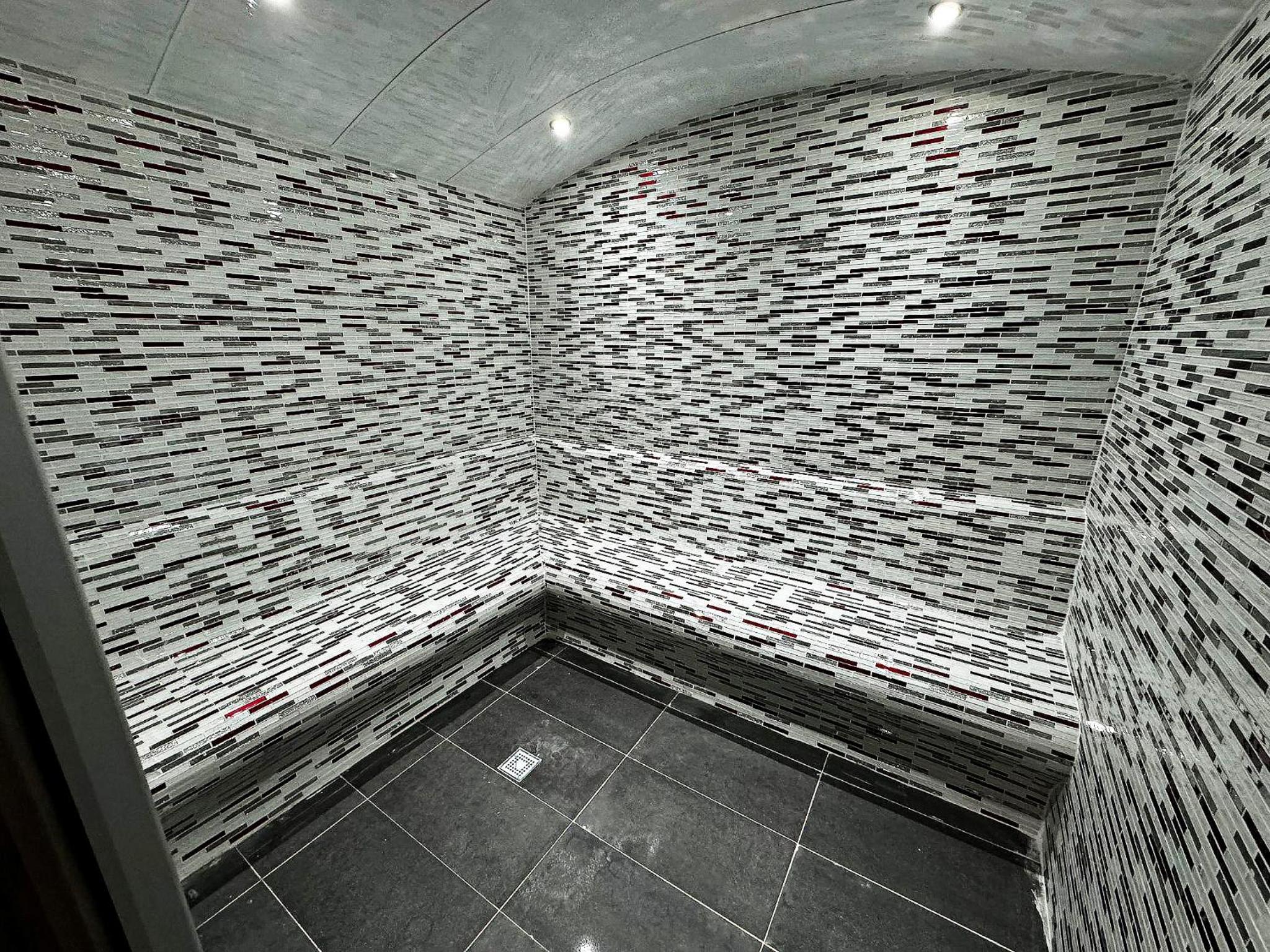 Wolf Of The City Otel - Image 55