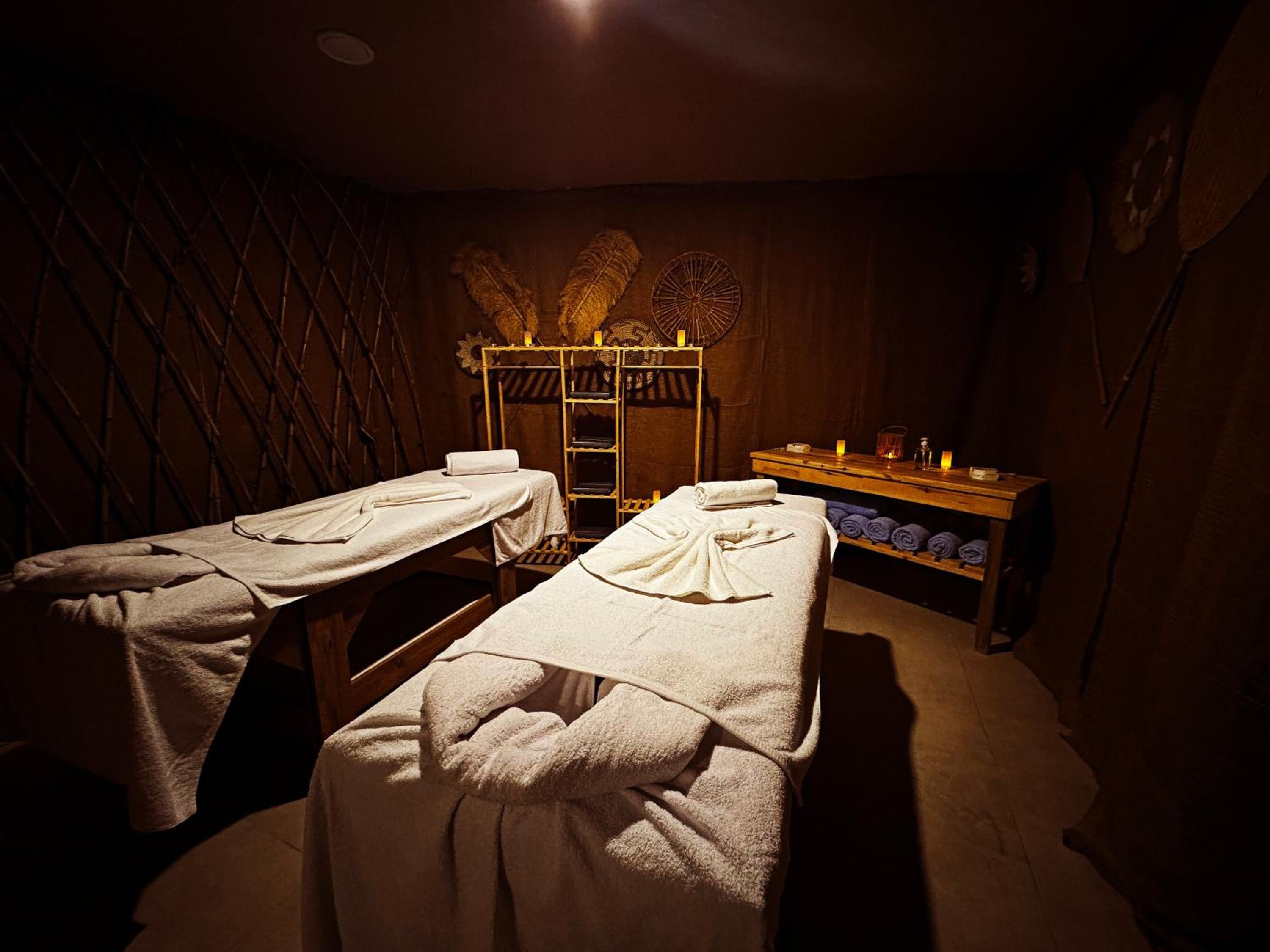 Wolf Of The City Otel - Image 52