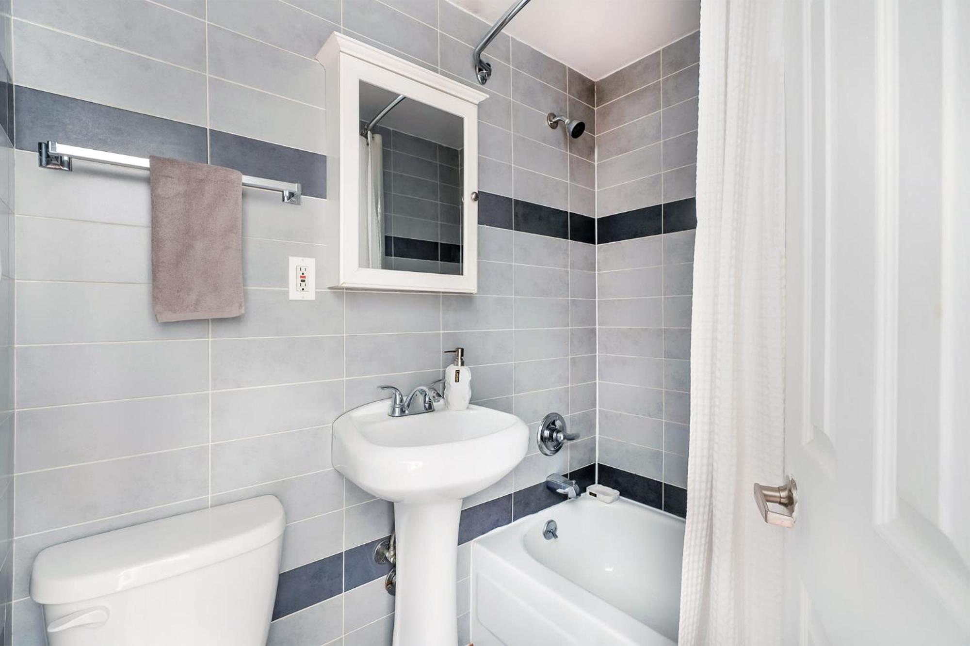 69-4D Trendy Lower East Side 1B BRAND NEW