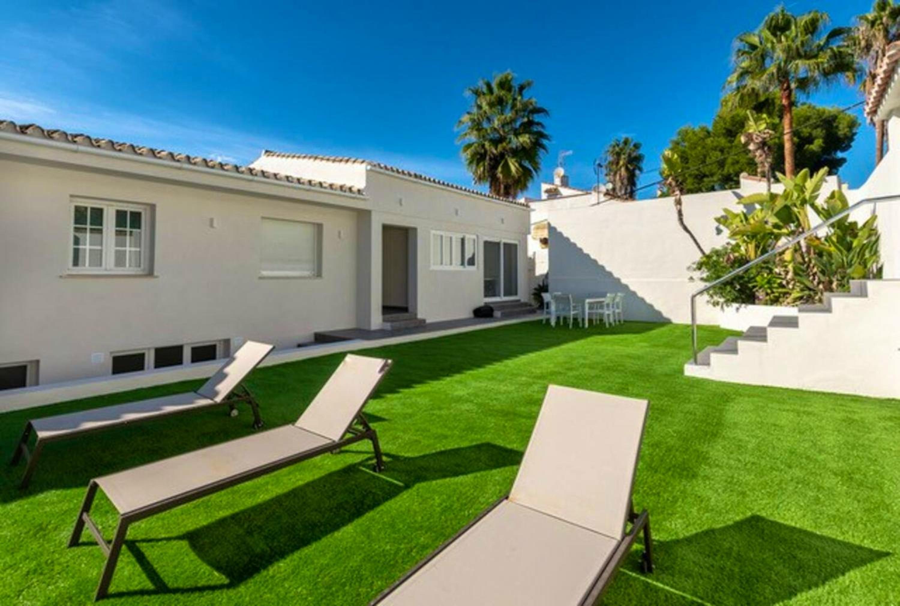 Welcoming Chalet in Marbella with Pool and Air Conditioning