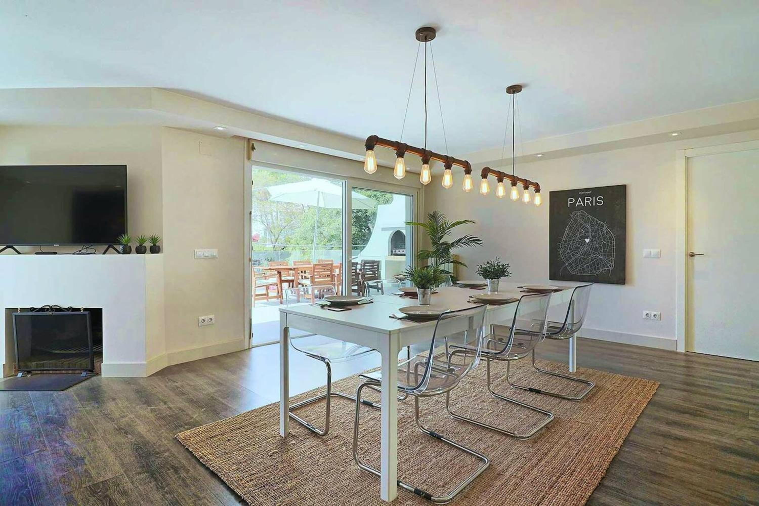 Welcoming Chalet in Marbella with Pool and Air Conditioning