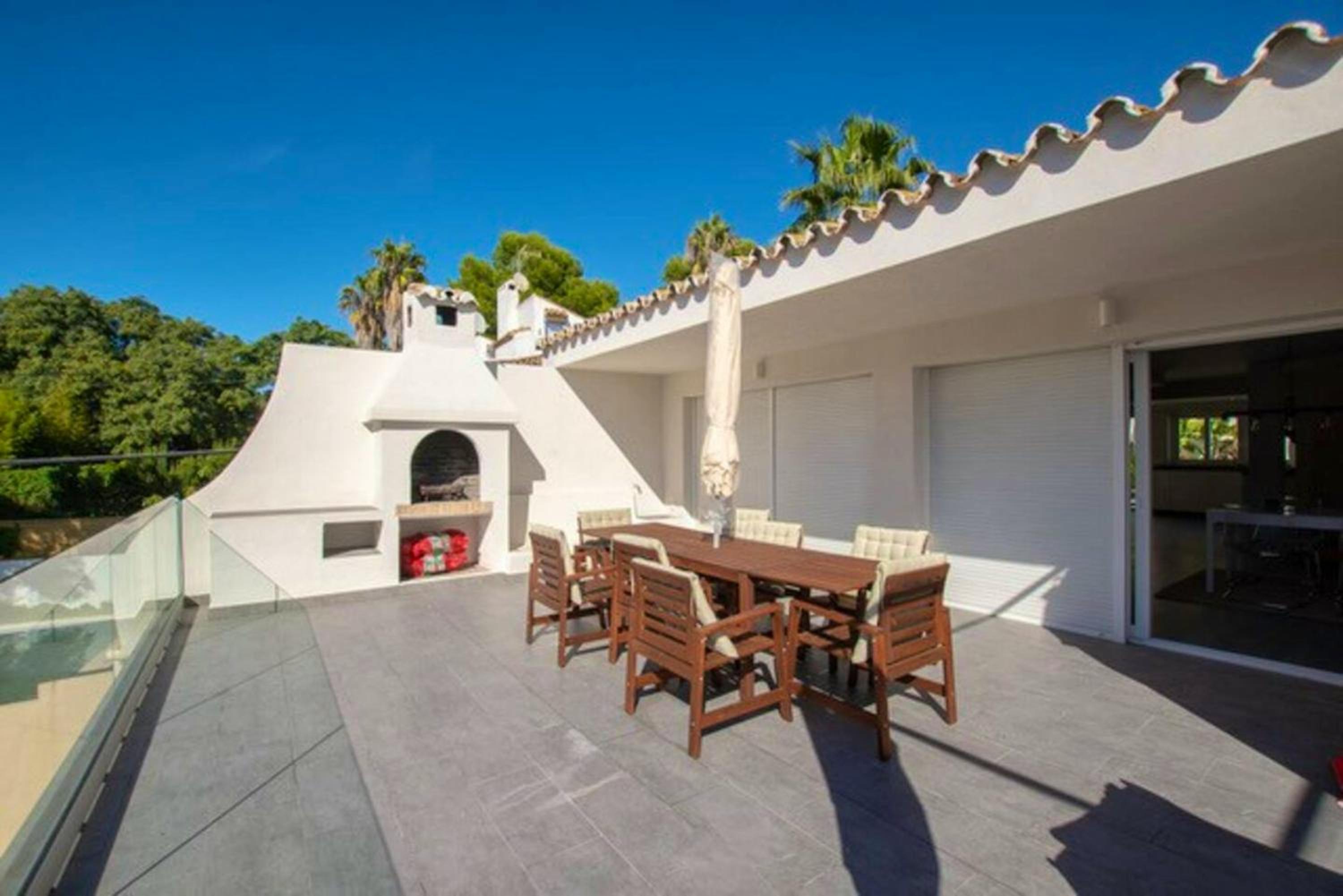 Welcoming Chalet in Marbella with Pool and Air Conditioning