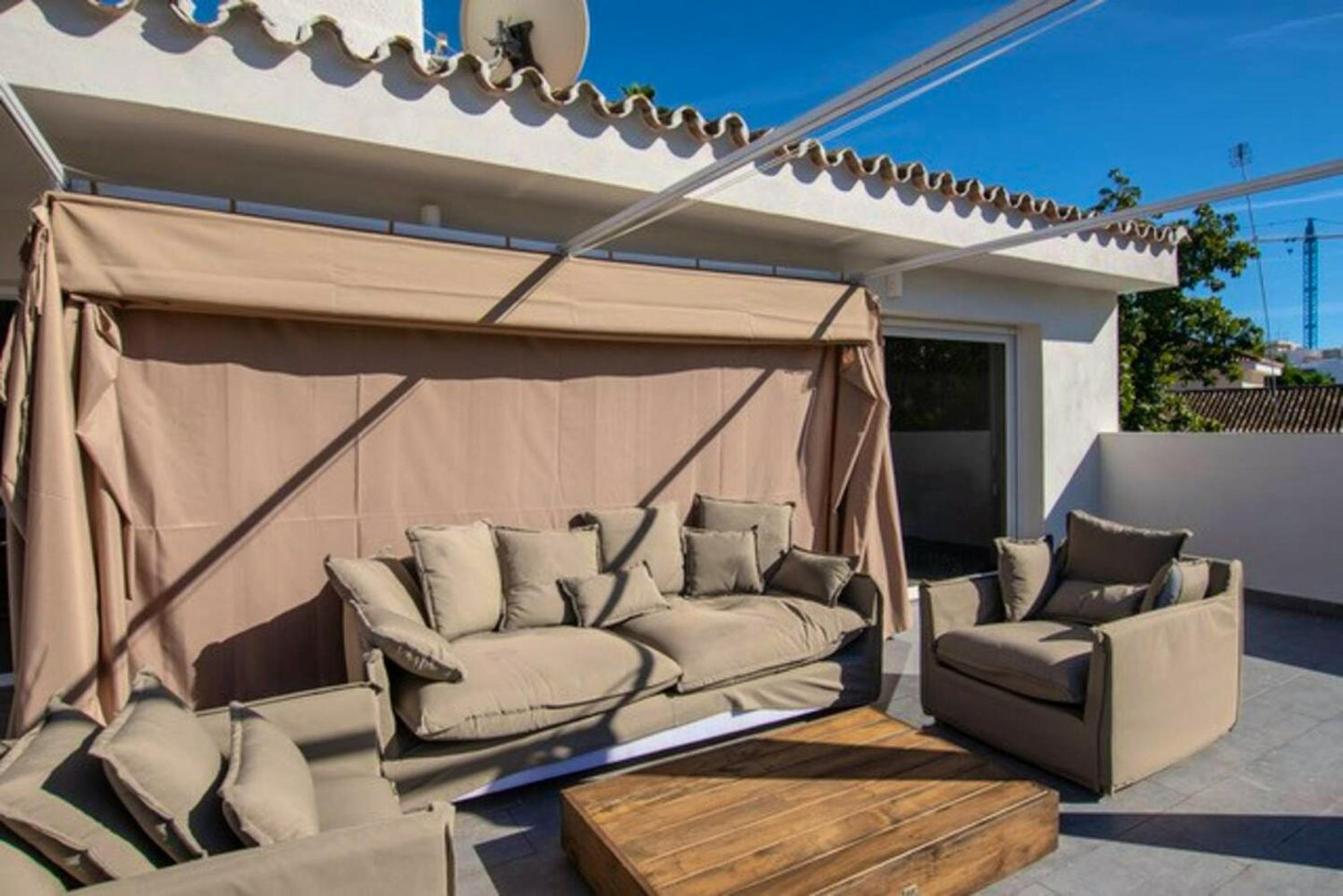 Welcoming Chalet in Marbella with Pool and Air Conditioning