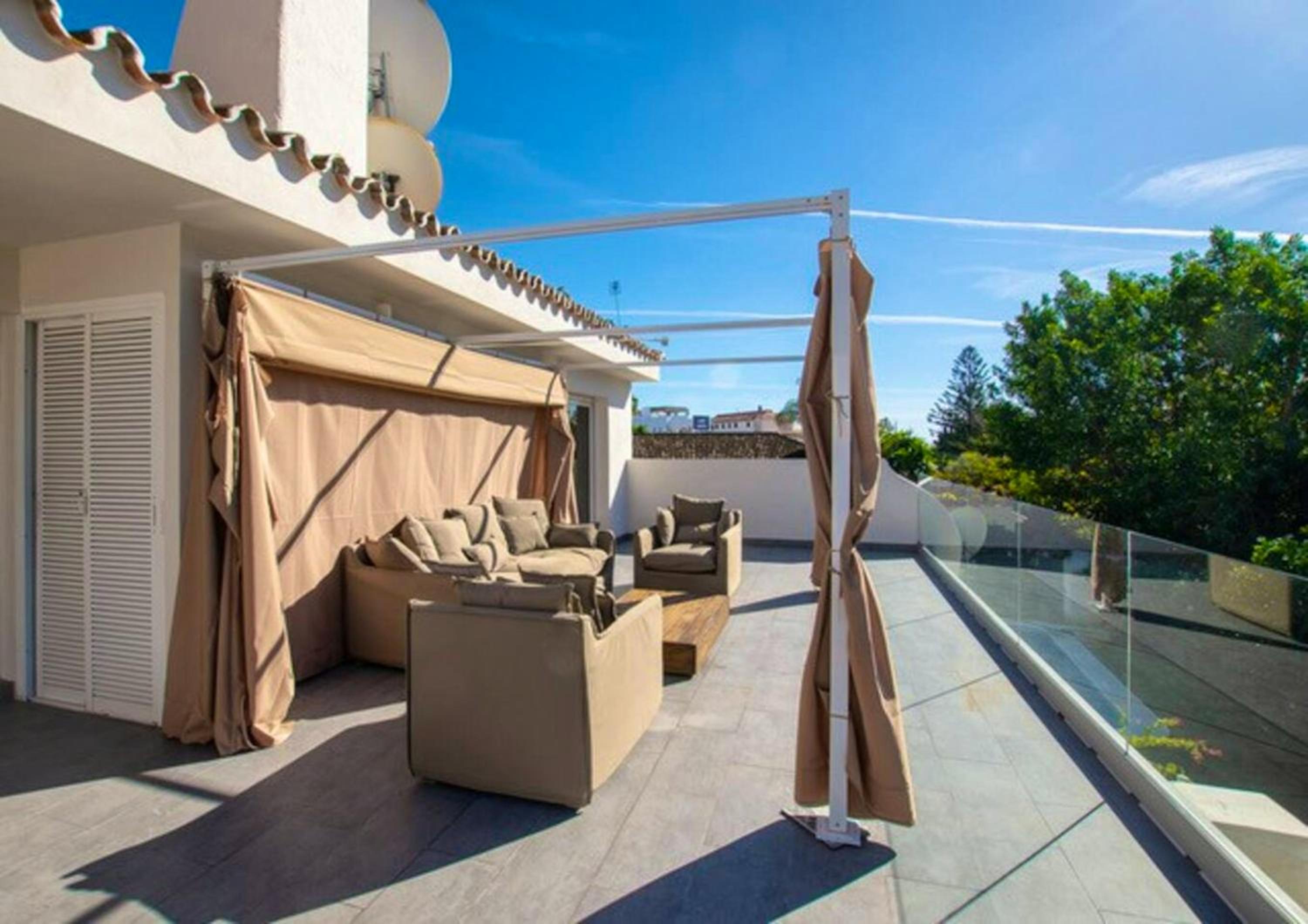 Welcoming Chalet in Marbella with Pool and Air Conditioning