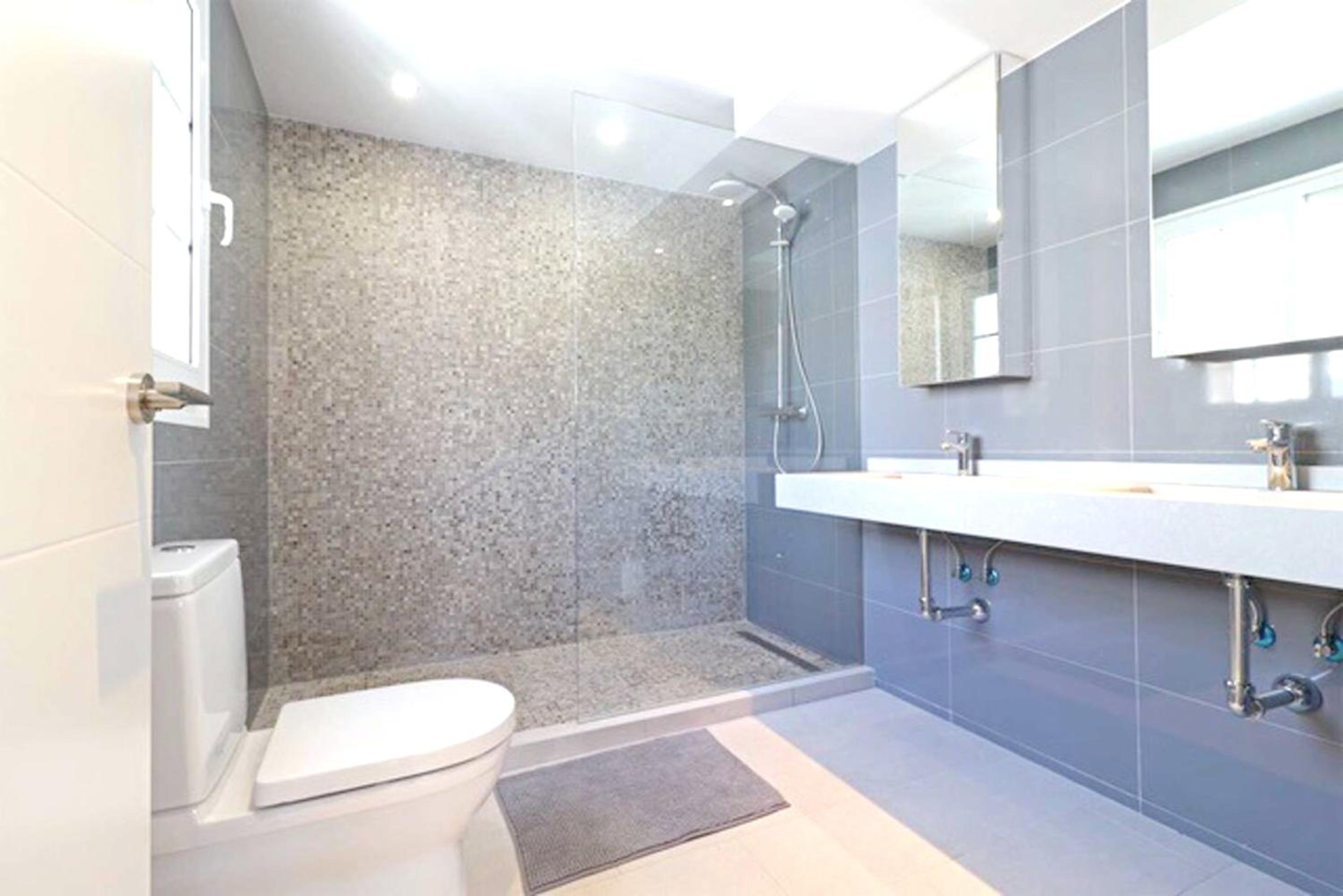 Welcoming Chalet in Marbella with Pool and Air Conditioning