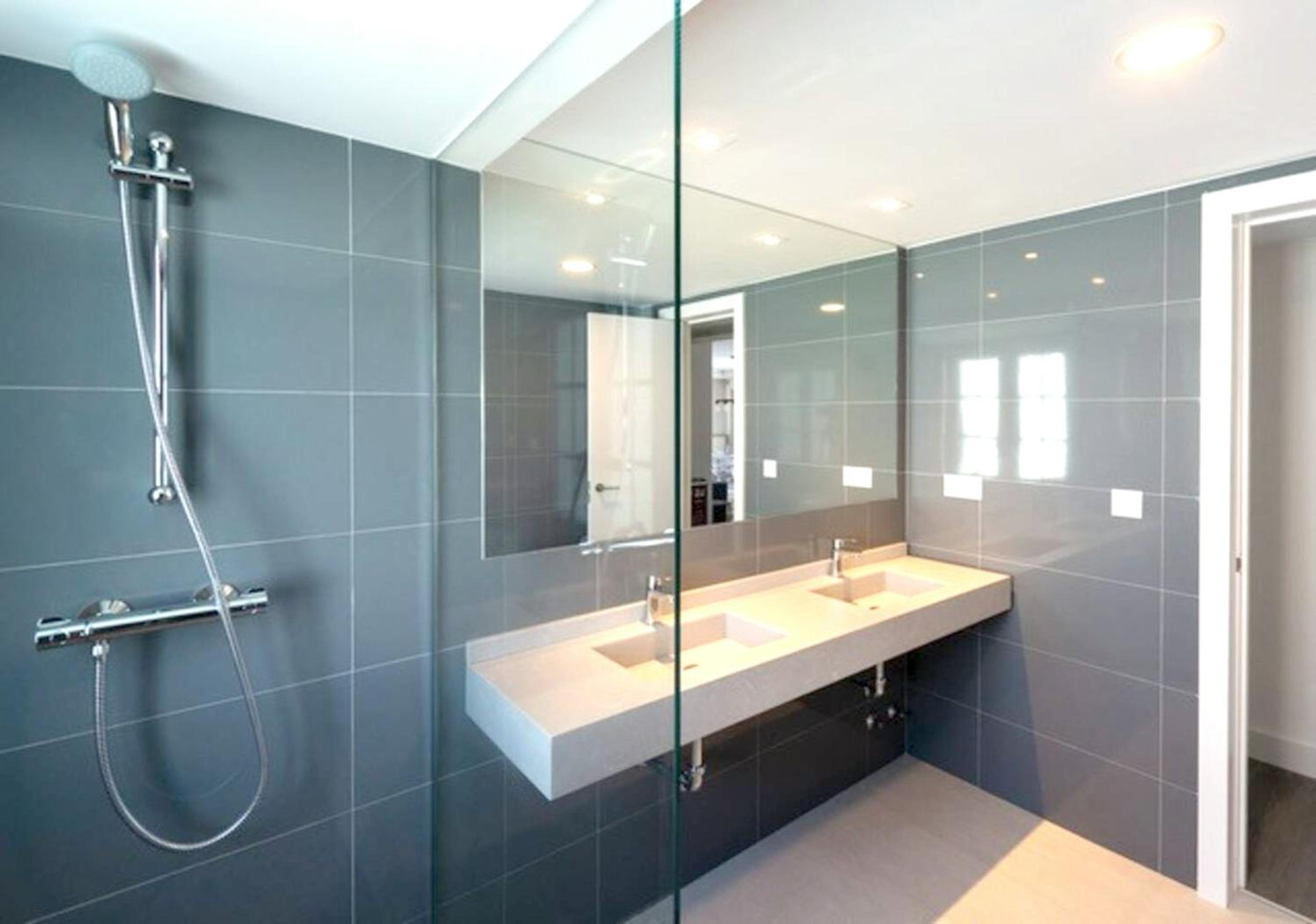 Welcoming Chalet in Marbella with Pool and Air Conditioning