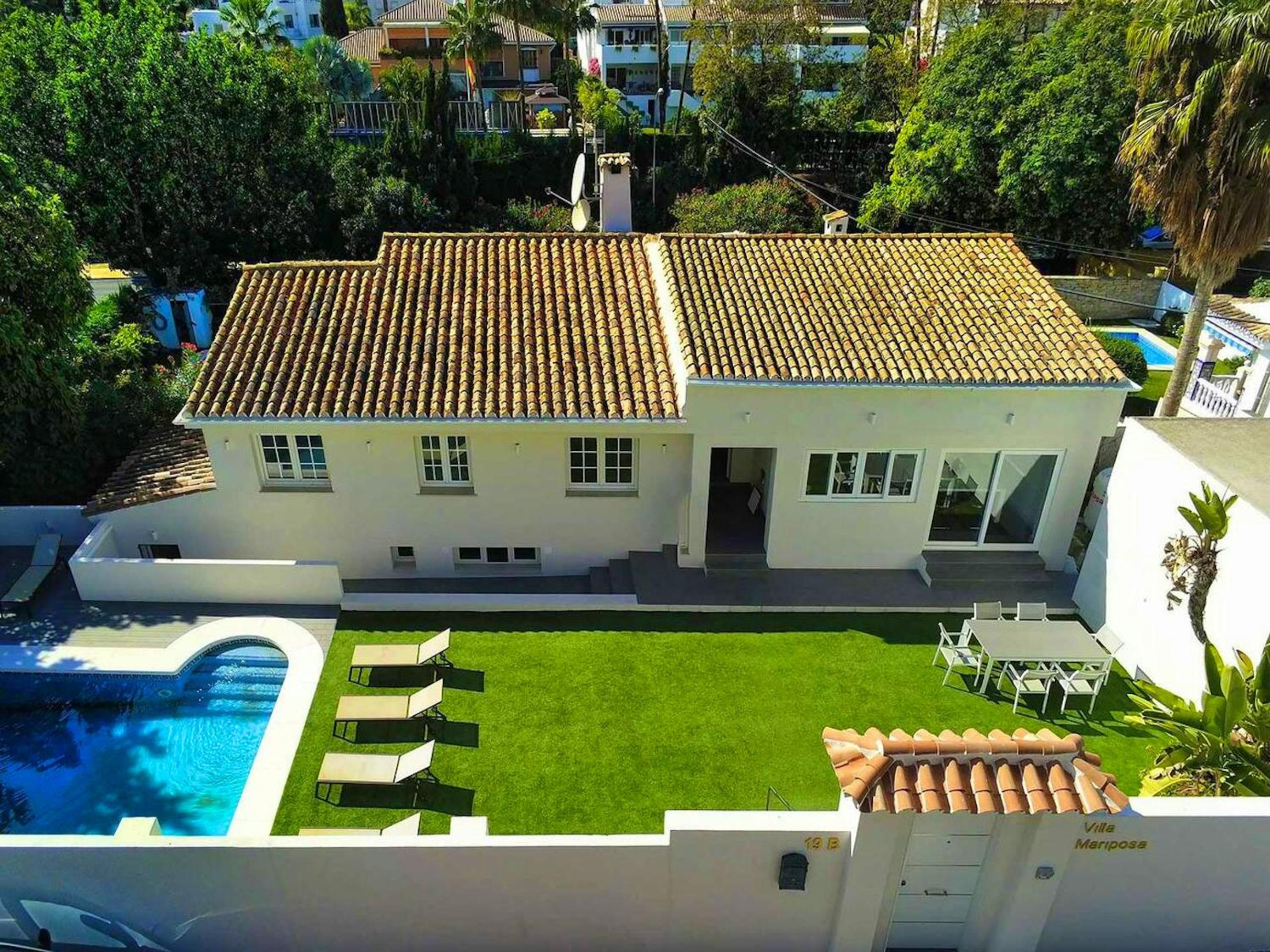 Welcoming Chalet in Marbella with Pool and Air Conditioning