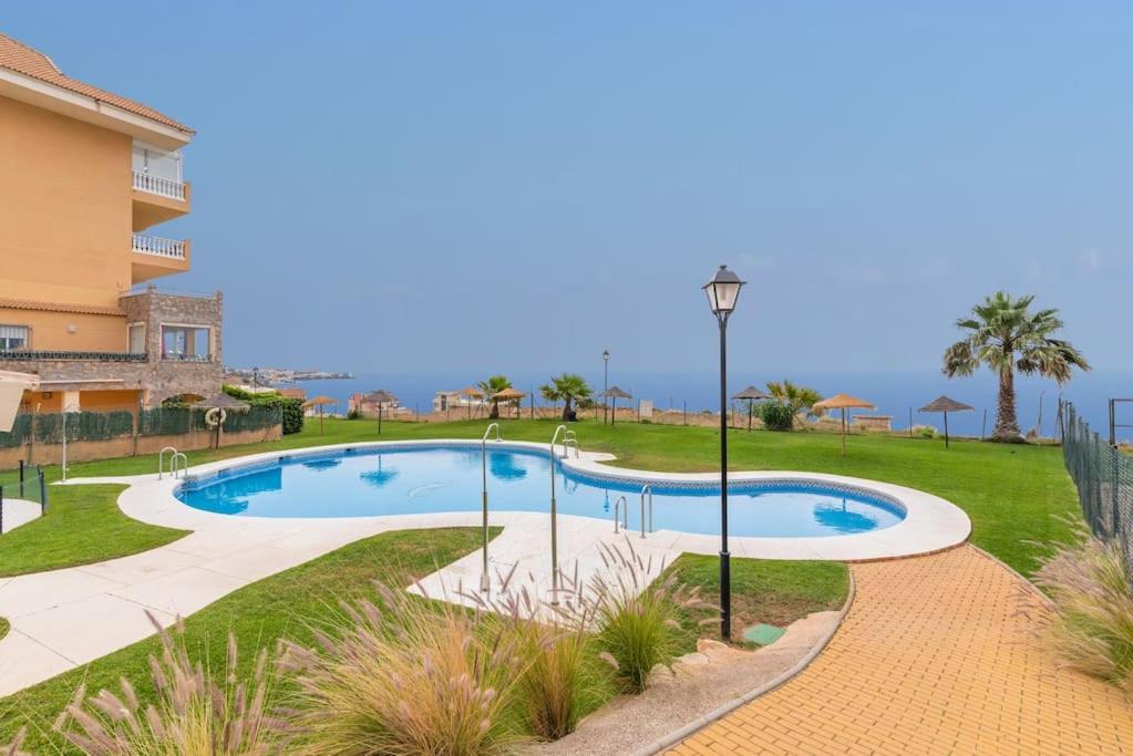 Cozy apartment close to the beach + free parking view 4