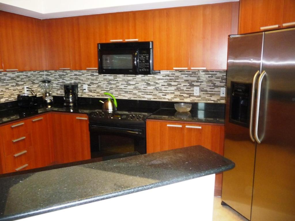 BeachFront Luxurious, Direct Ocean View - LaPerla, Miami view 5