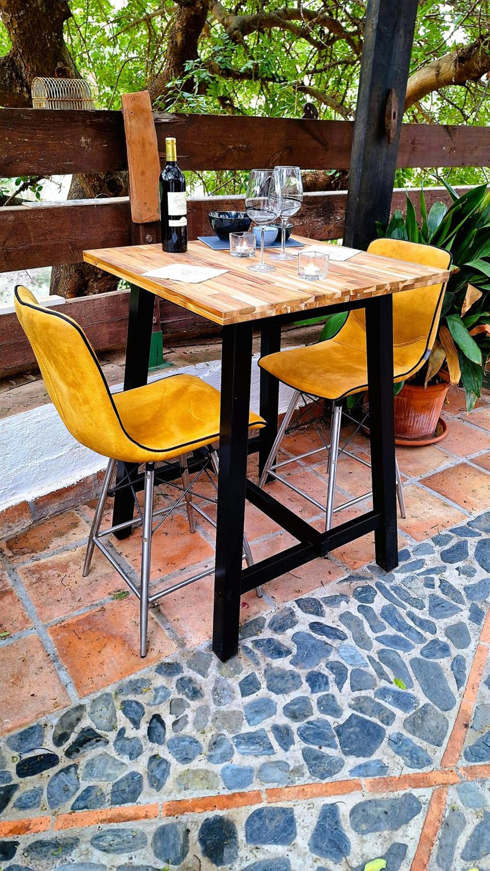 Finca Los Burros, alojamiento en Totalán — dining