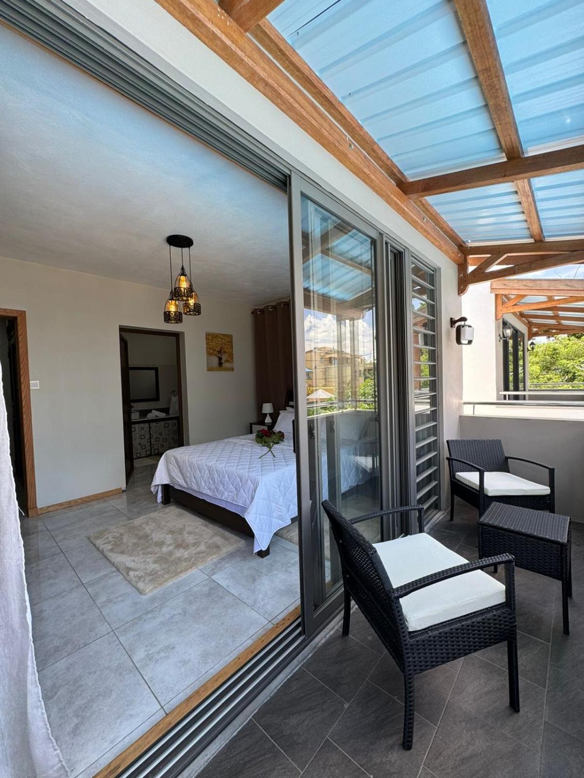 Coral Paradise Beach Villa E-05 view 2