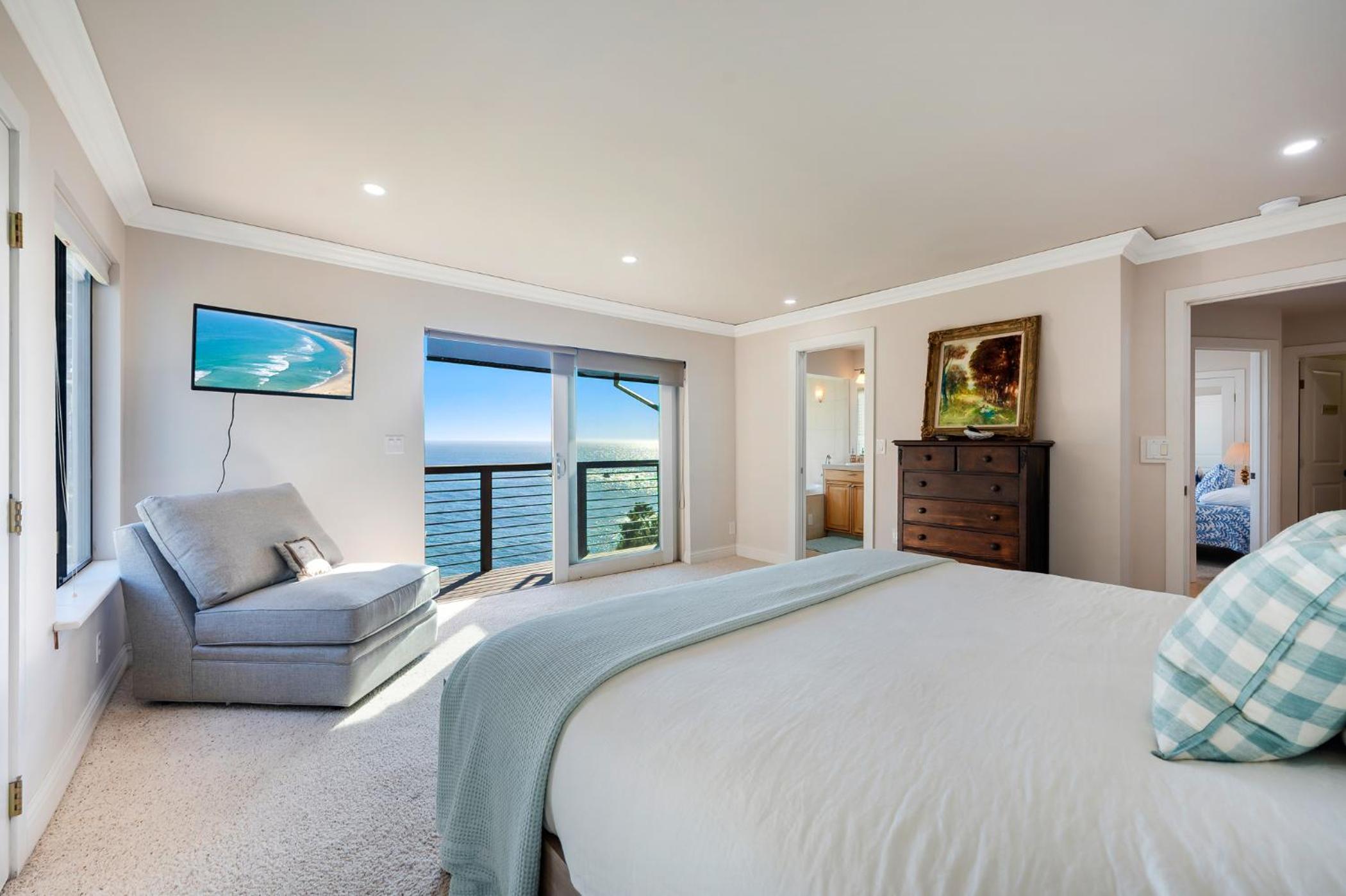 Seaflower Cove: Spacious 4bd waterfront retreat view 3